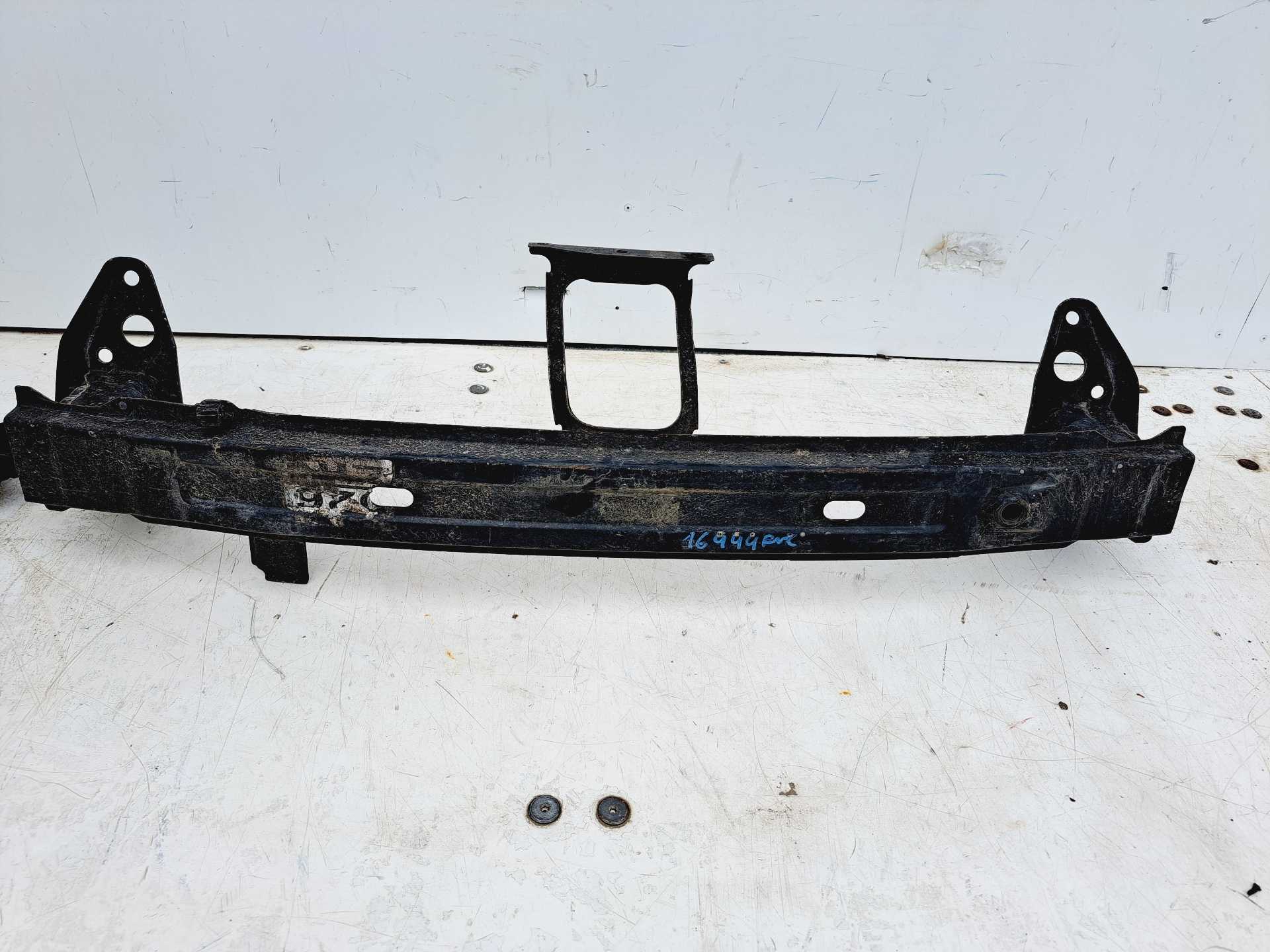 Recambio de refuerzo paragolpes delantero para hyundai i20 1.2 cat referencia OEM IAM   