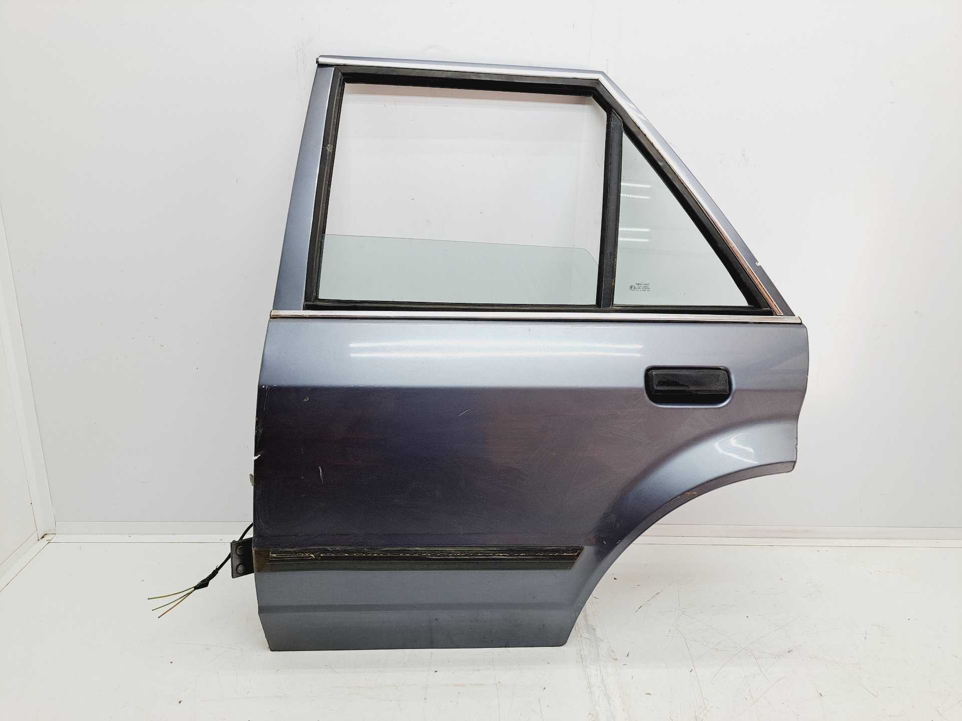 Recambio de puerta trasera izquierda para ford orion referencia OEM IAM   