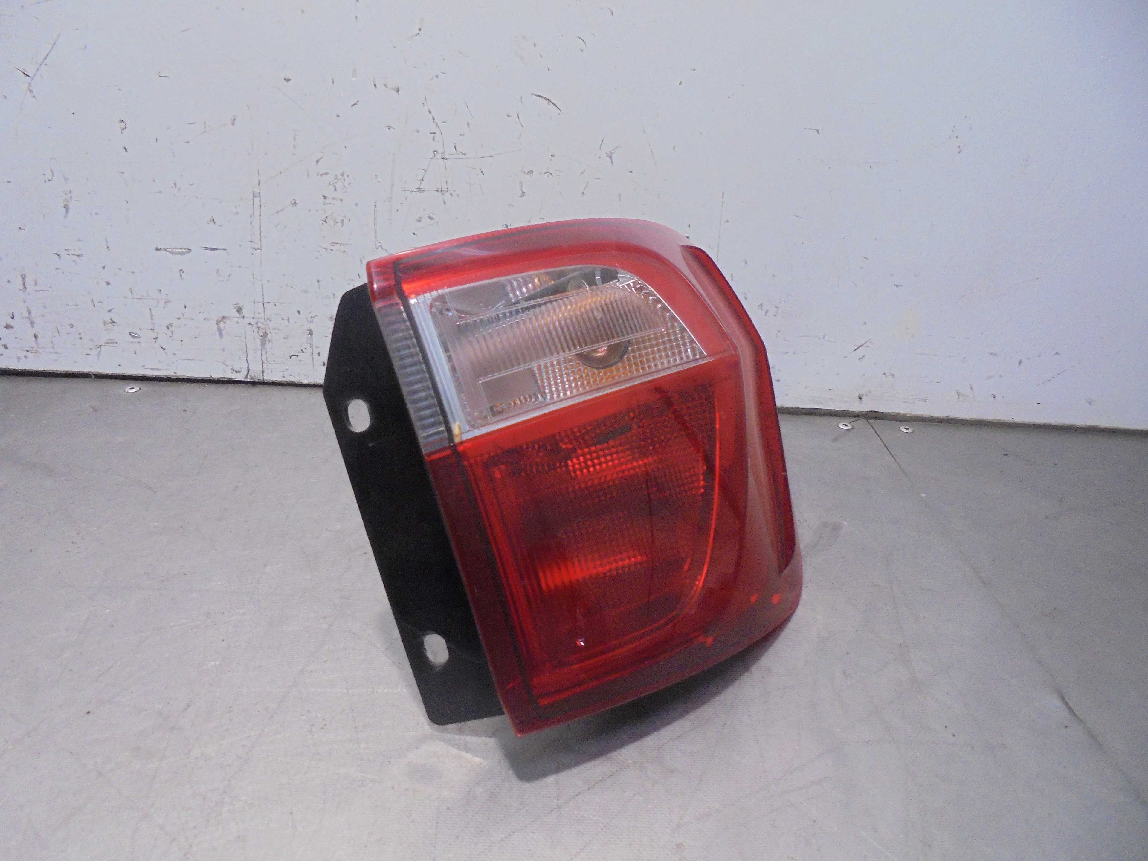 Recambio de piloto trasero derecho para ford ecosport titanium referencia OEM IAM FN1T10849AD VALEO 