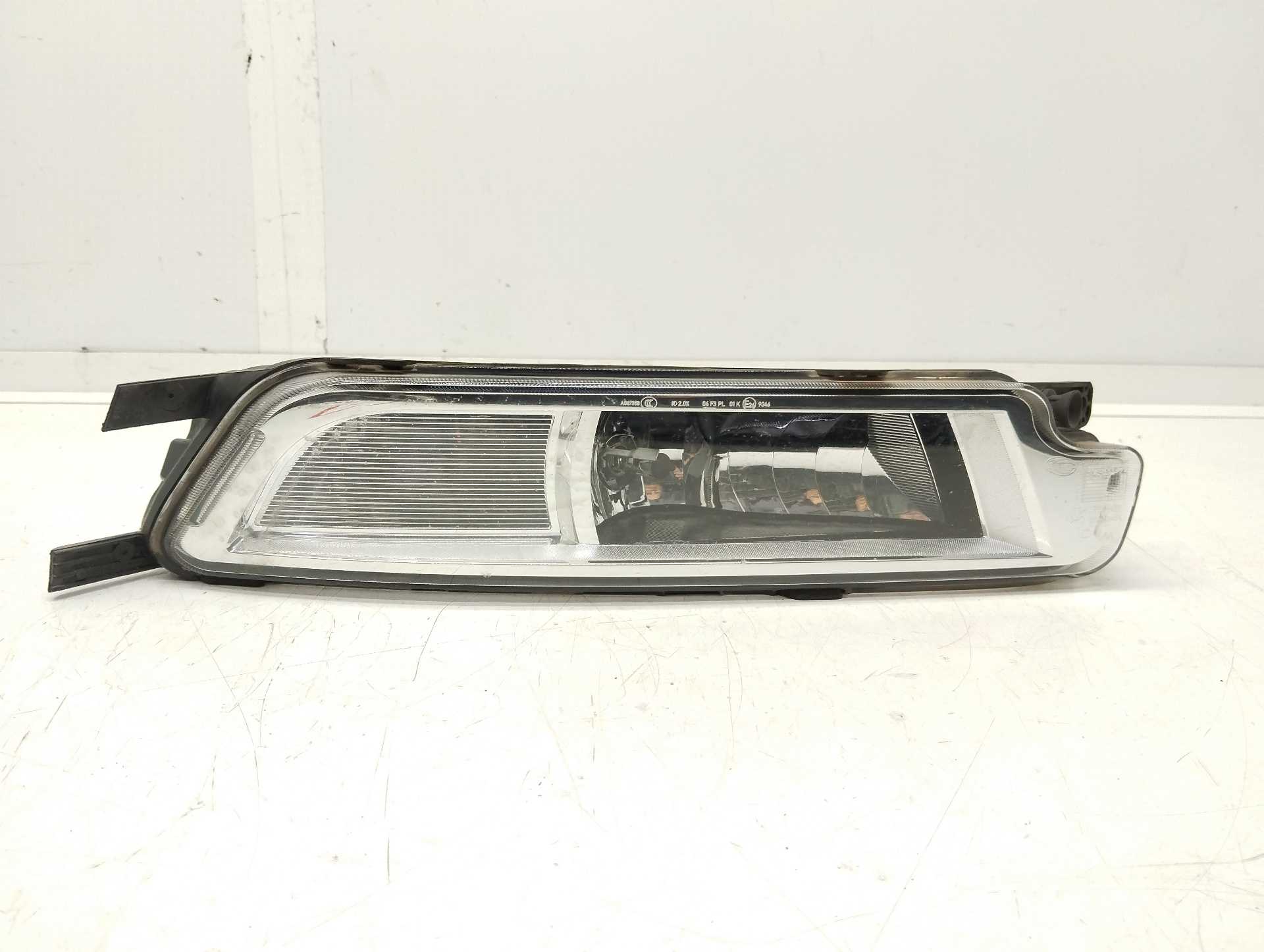 Recambio de faro antiniebla derecho para volkswagen passat lim. (3g2) advance bmt referencia OEM IAM 3G0941662H  