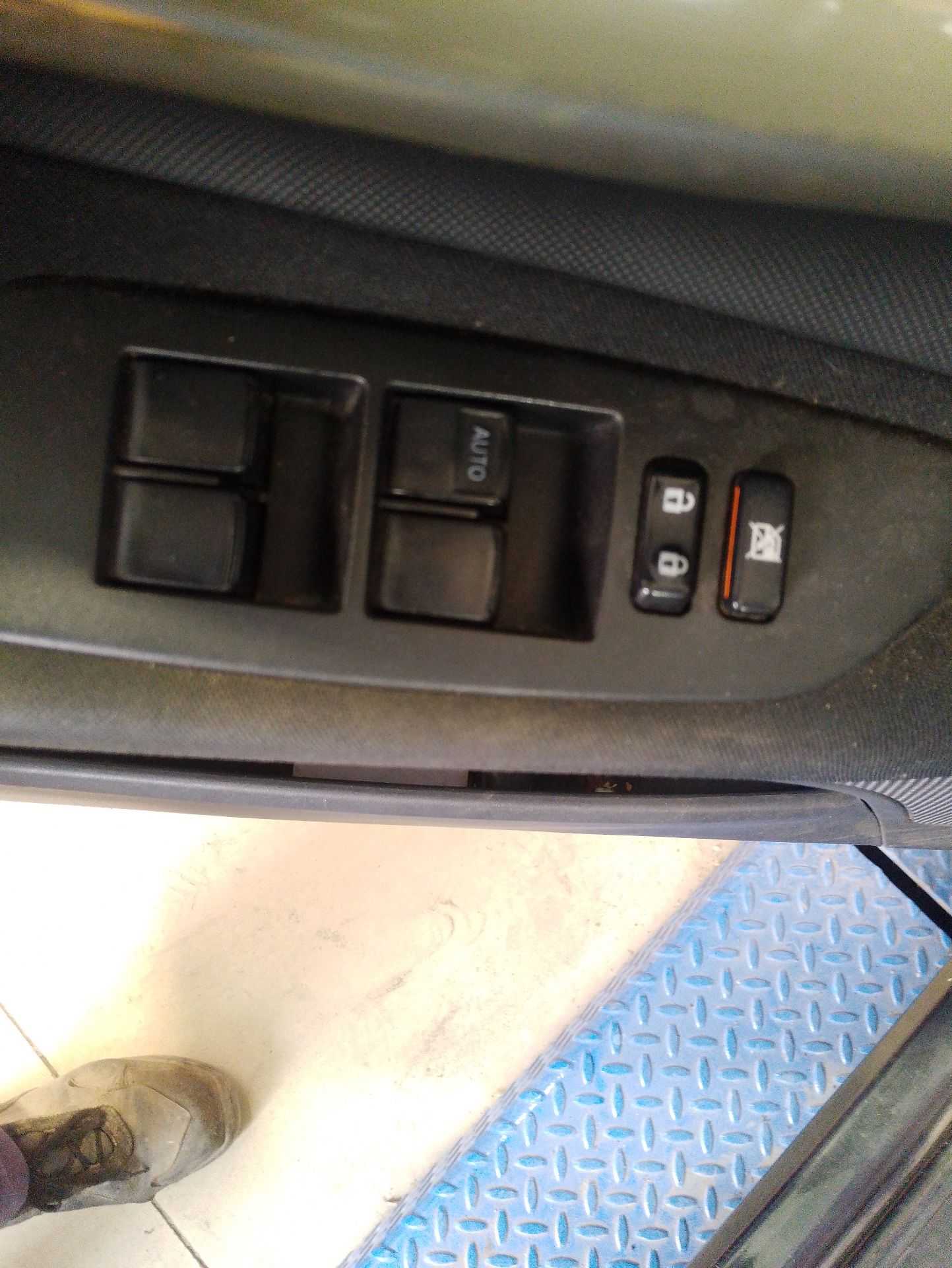 Recambio de mando elevalunas delantero izquierdo para toyota auris (_e15_) 2.0 d-4d (ade150_) referencia OEM IAM 8482002210  