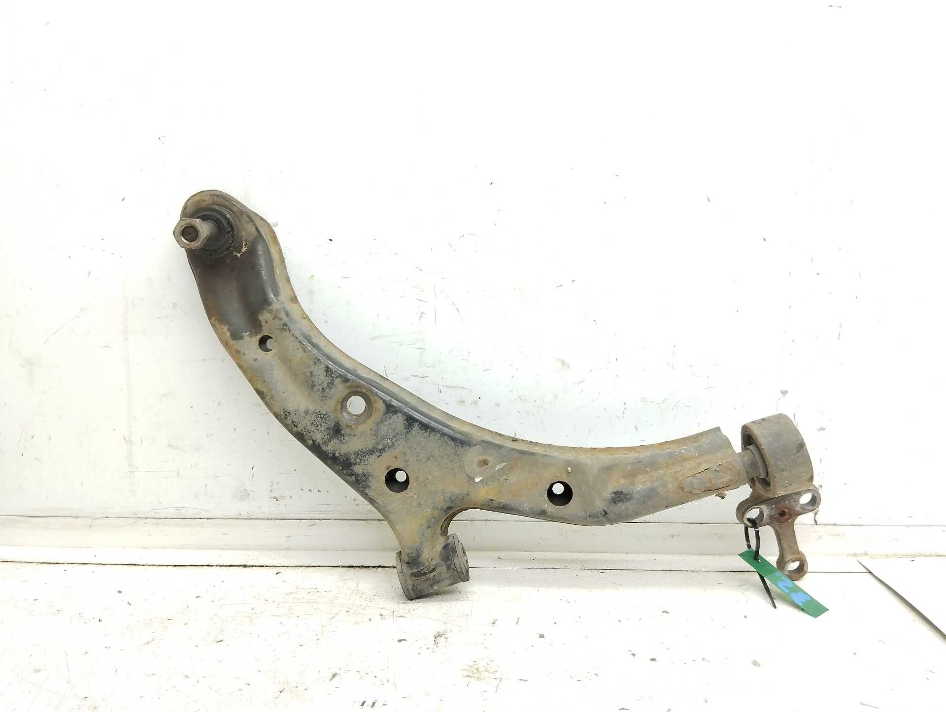 Recambio de brazo suspension inferior delantero derecho para nissan almera (n16/e) acenta referencia OEM IAM  54500BM410 