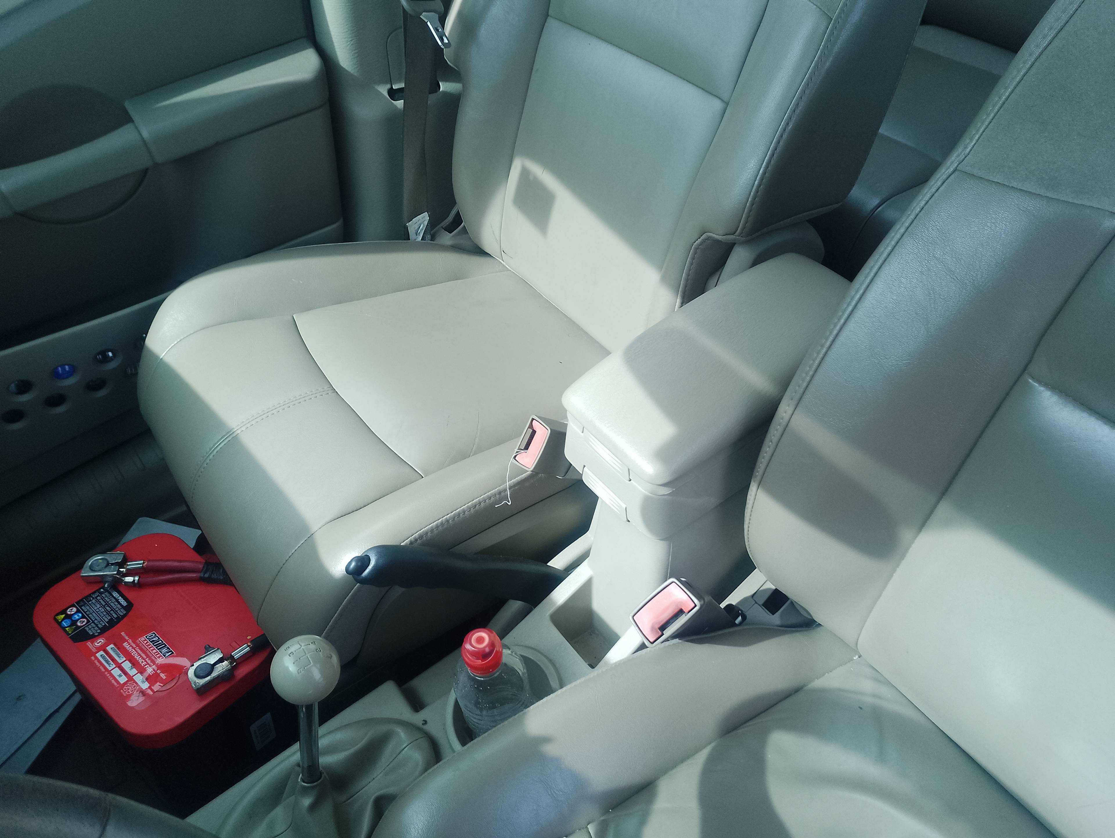 Recambio de apoyabrazos central para chrysler pt cruiser (pt) referencia OEM IAM   