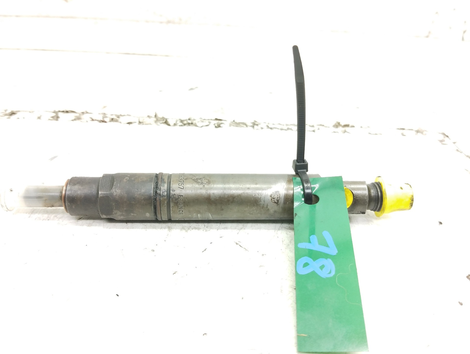 Recambio de inyector para renault 110 referencia OEM IAM 0432193757  