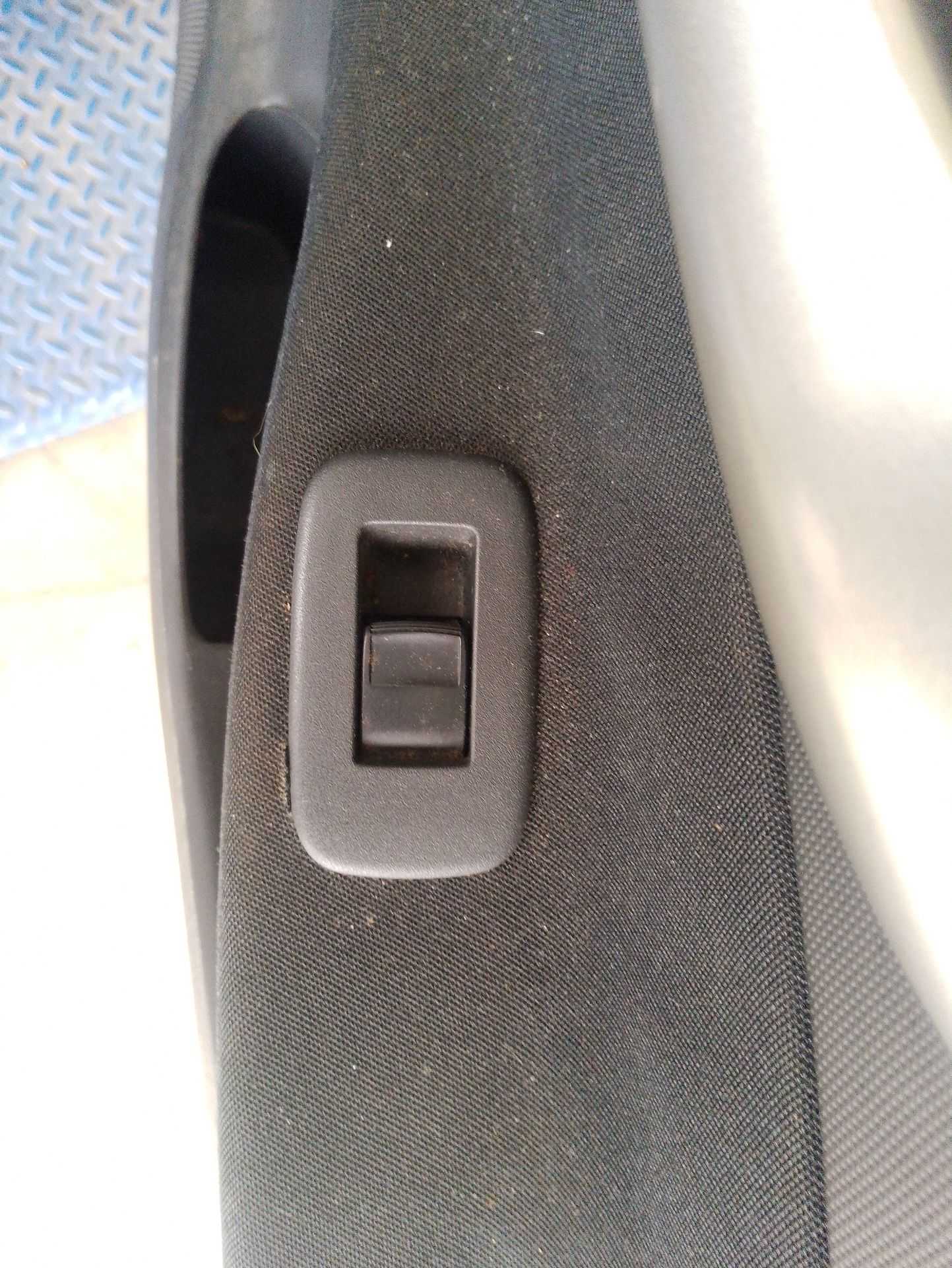 Recambio de mando elevalunas trasero derecho para toyota auris (_e15_) 2.0 d-4d (ade150_) referencia OEM IAM 848100D030  
