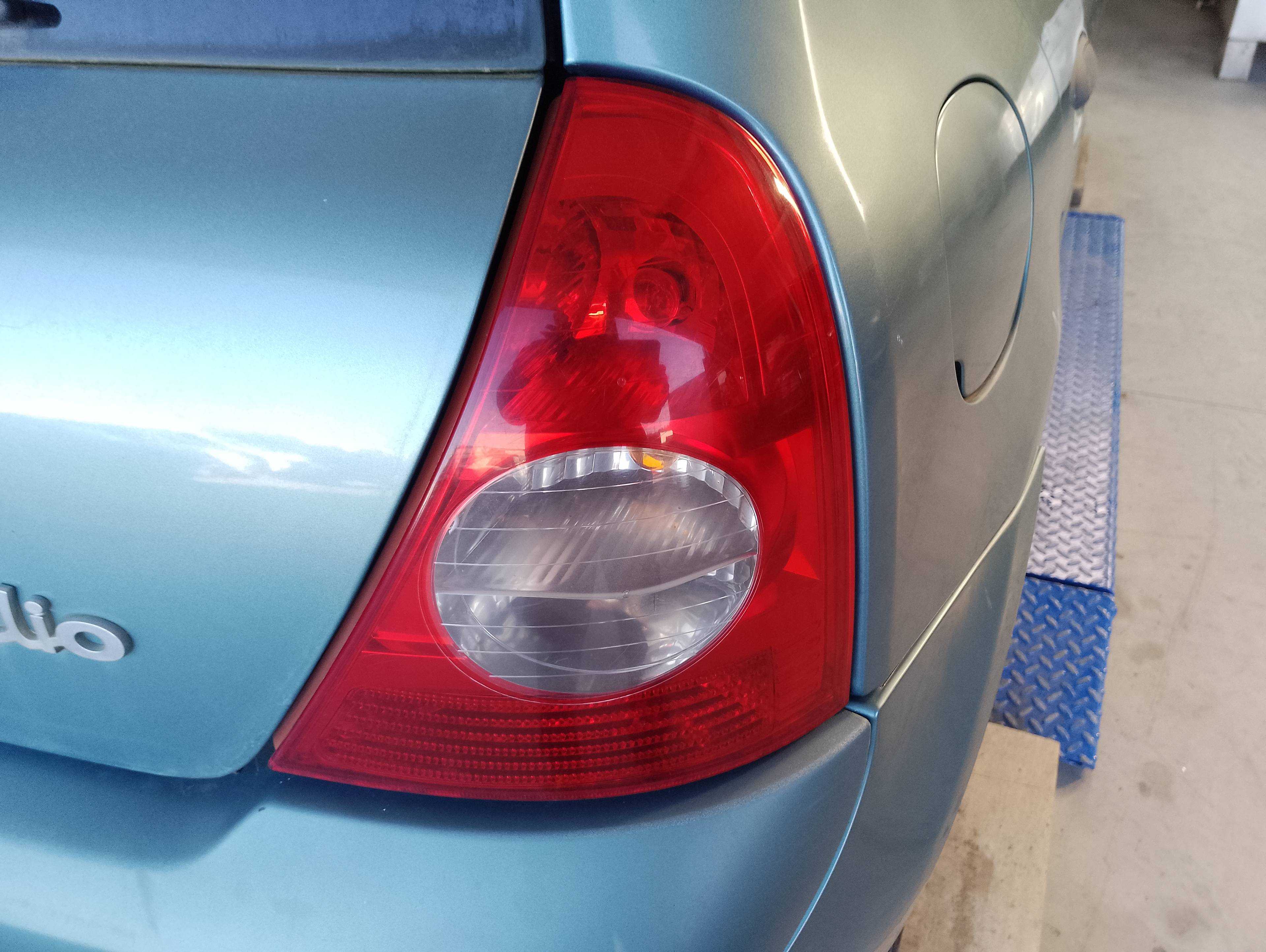 Recambio de piloto trasero derecho para renault clio ii symbol 1.5 dci authentique referencia OEM IAM   