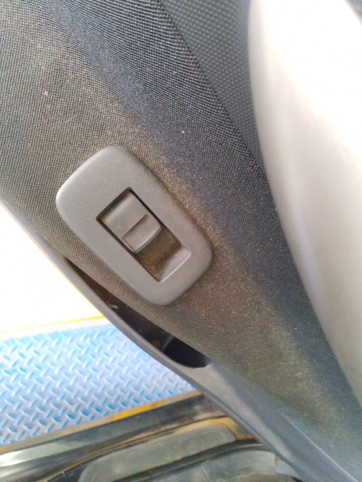 Recambio de mando elevalunas trasero izquierdo para toyota auris (_e15_) 2.0 d-4d (ade150_) referencia OEM IAM 848100D030  
