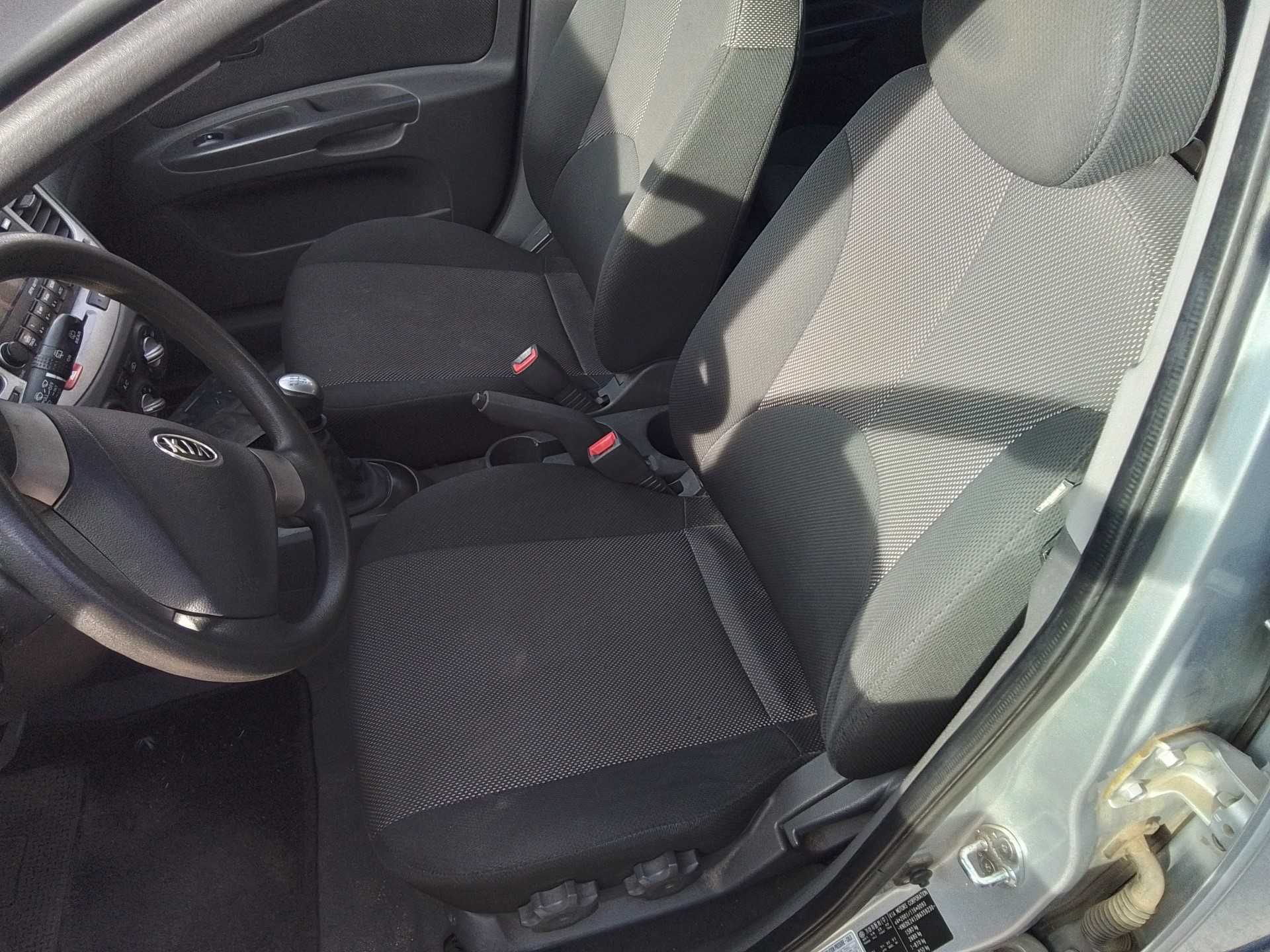 Recambio de asiento delantero izquierdo para kia rio 1.4 cat referencia OEM IAM   
