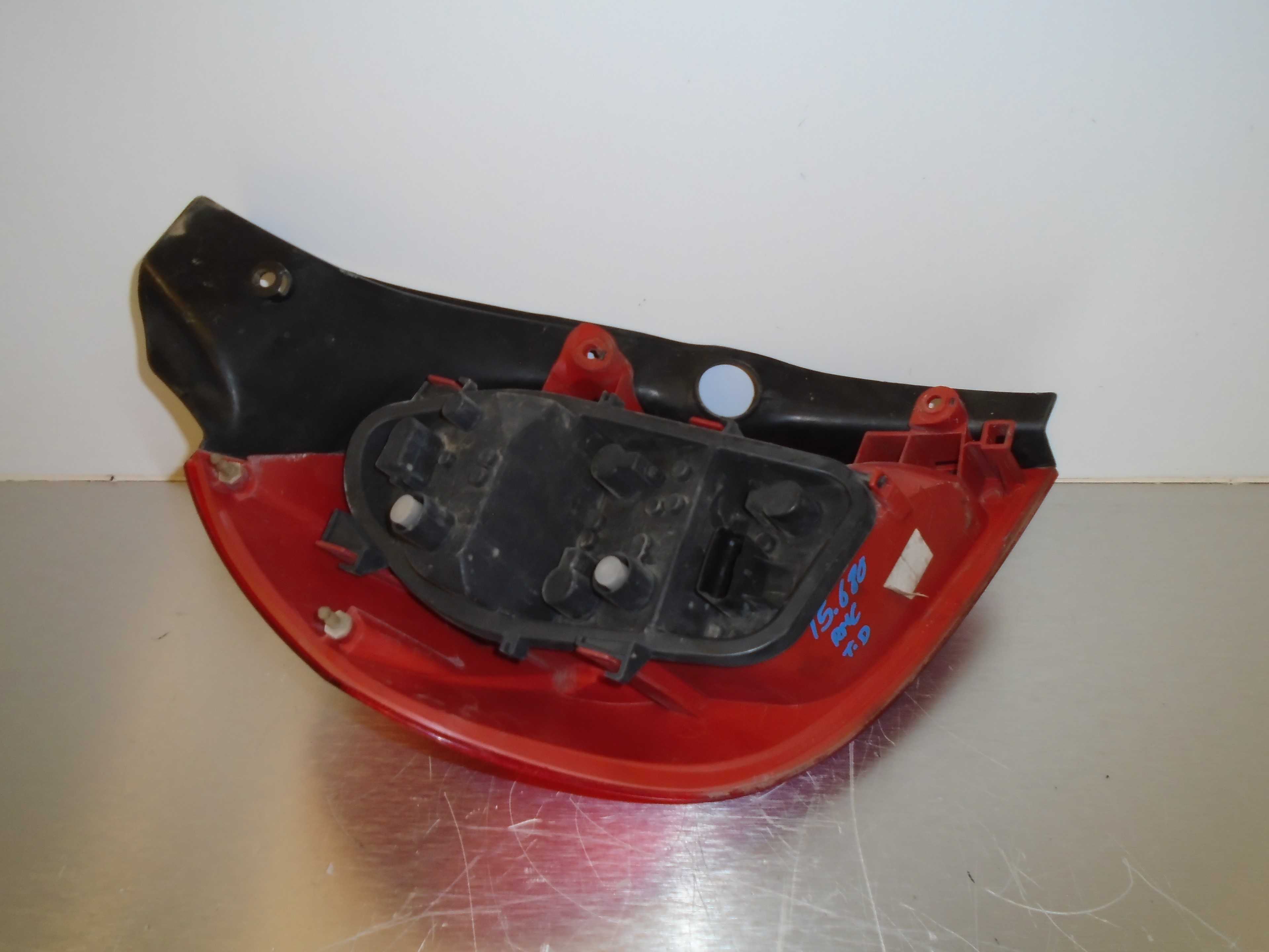 Recambio de piloto trasero derecho para renault clio iii exception referencia OEM IAM   