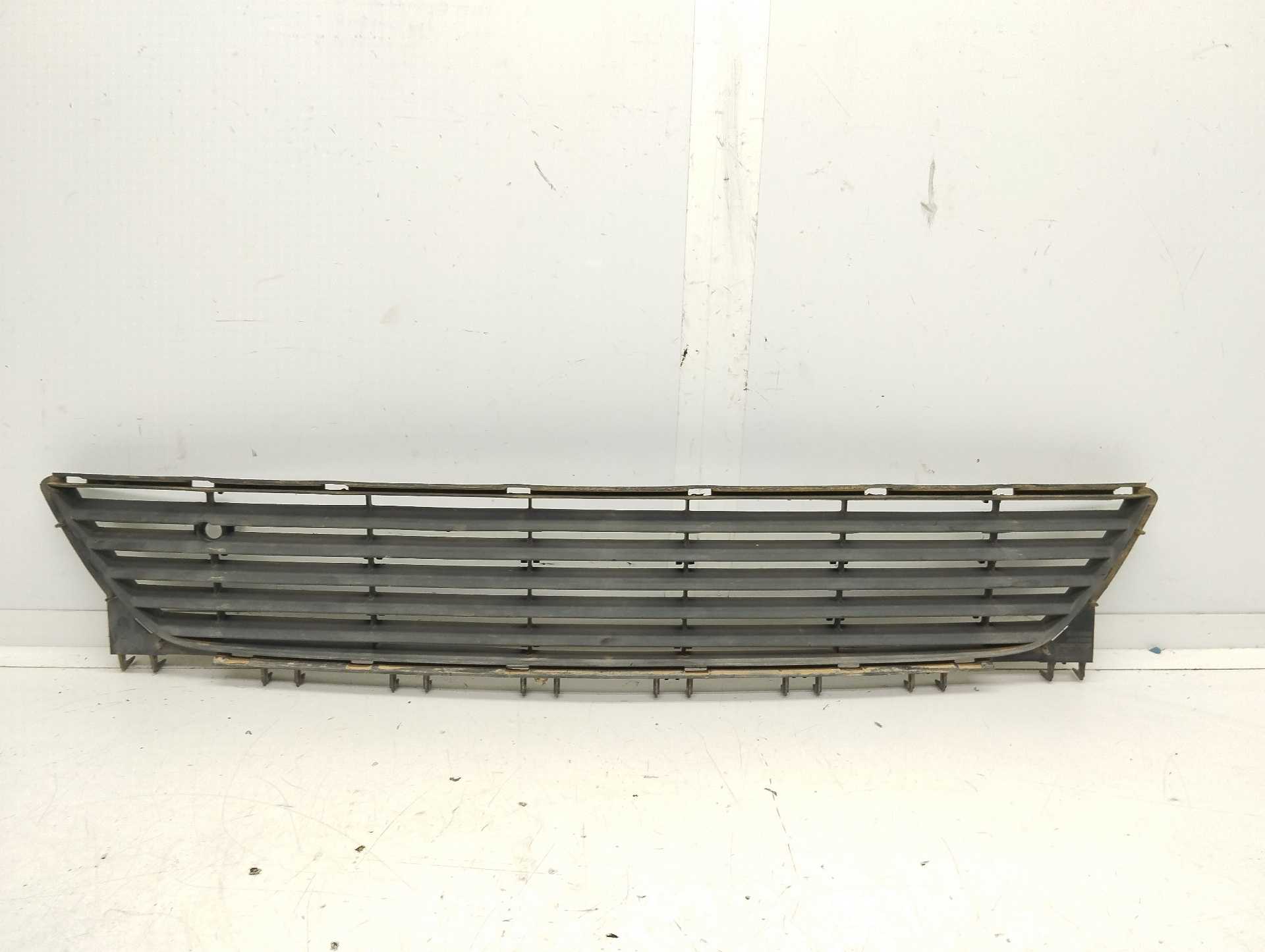 Recambio de rejilla paragolpes delantero para opel corsa c blue line referencia OEM IAM 13120824 475498858 