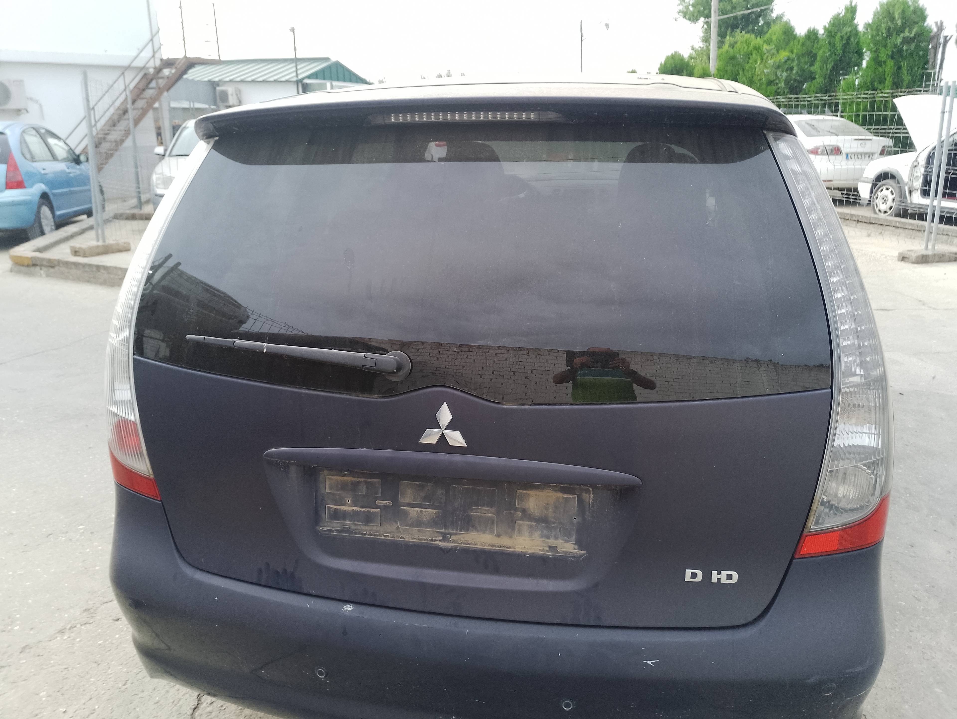 Recambio de porton trasero para mitsubishi grandis (na0w) 2.0 di-d inform referencia OEM IAM   