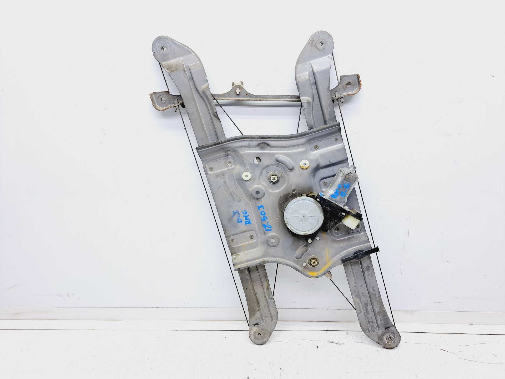 Recambio de elevalunas delantero izquierdo para mitsubishi grandis (na0w) 2.0 di-d cat referencia OEM IAM MR989947 0620402220 DE