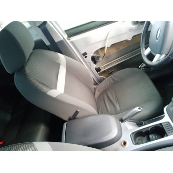 ASIENTO DELANTERO IZQUIERDO 