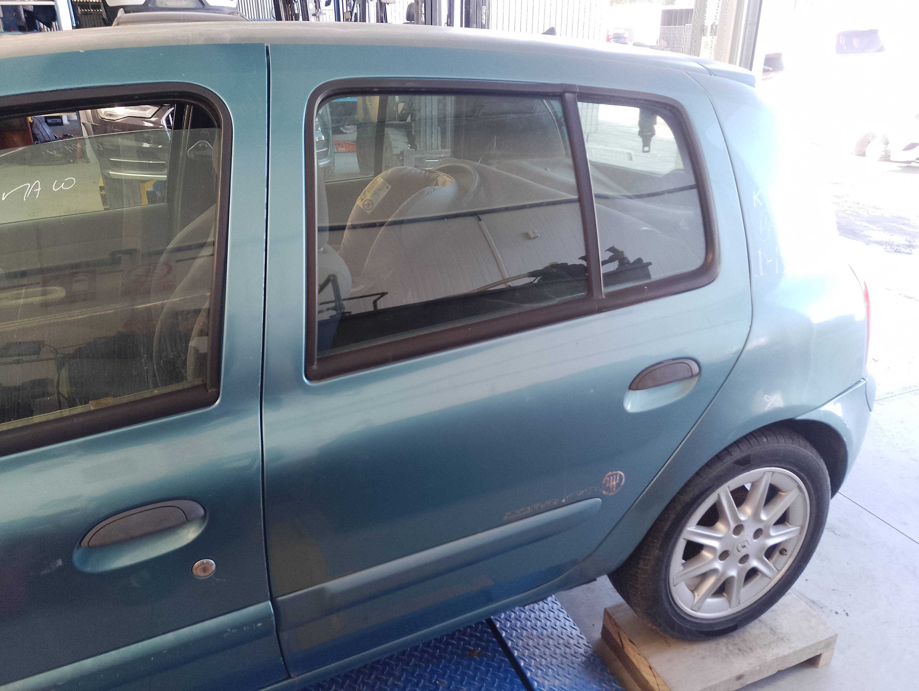 Recambio de puerta trasera izquierda para renault clio ii symbol 1.5 dci authentique referencia OEM IAM   