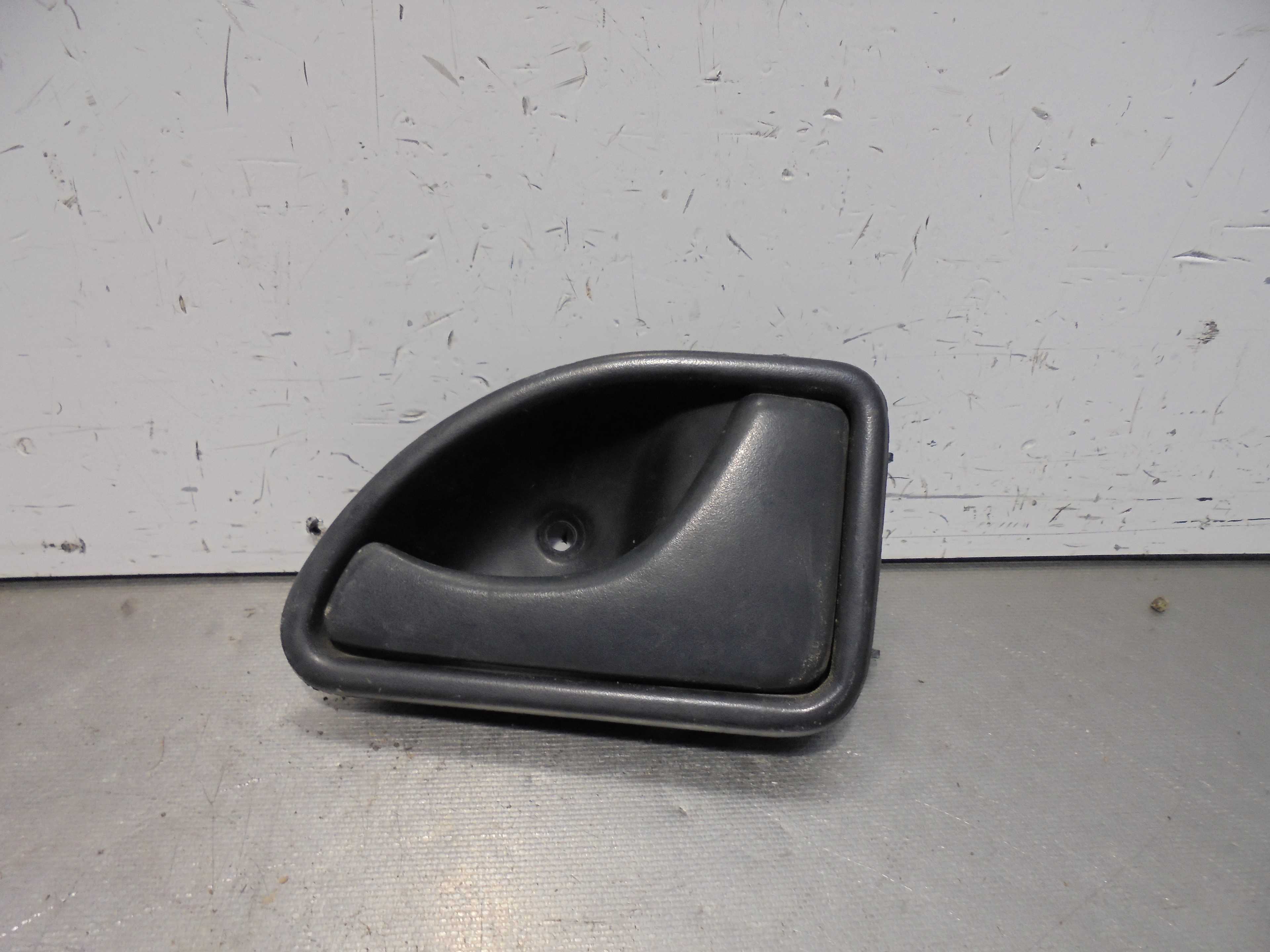 Recambio de maneta interior delantera derecha para renault kangoo (f/kc0) 1.2 referencia OEM IAM 7700820524  