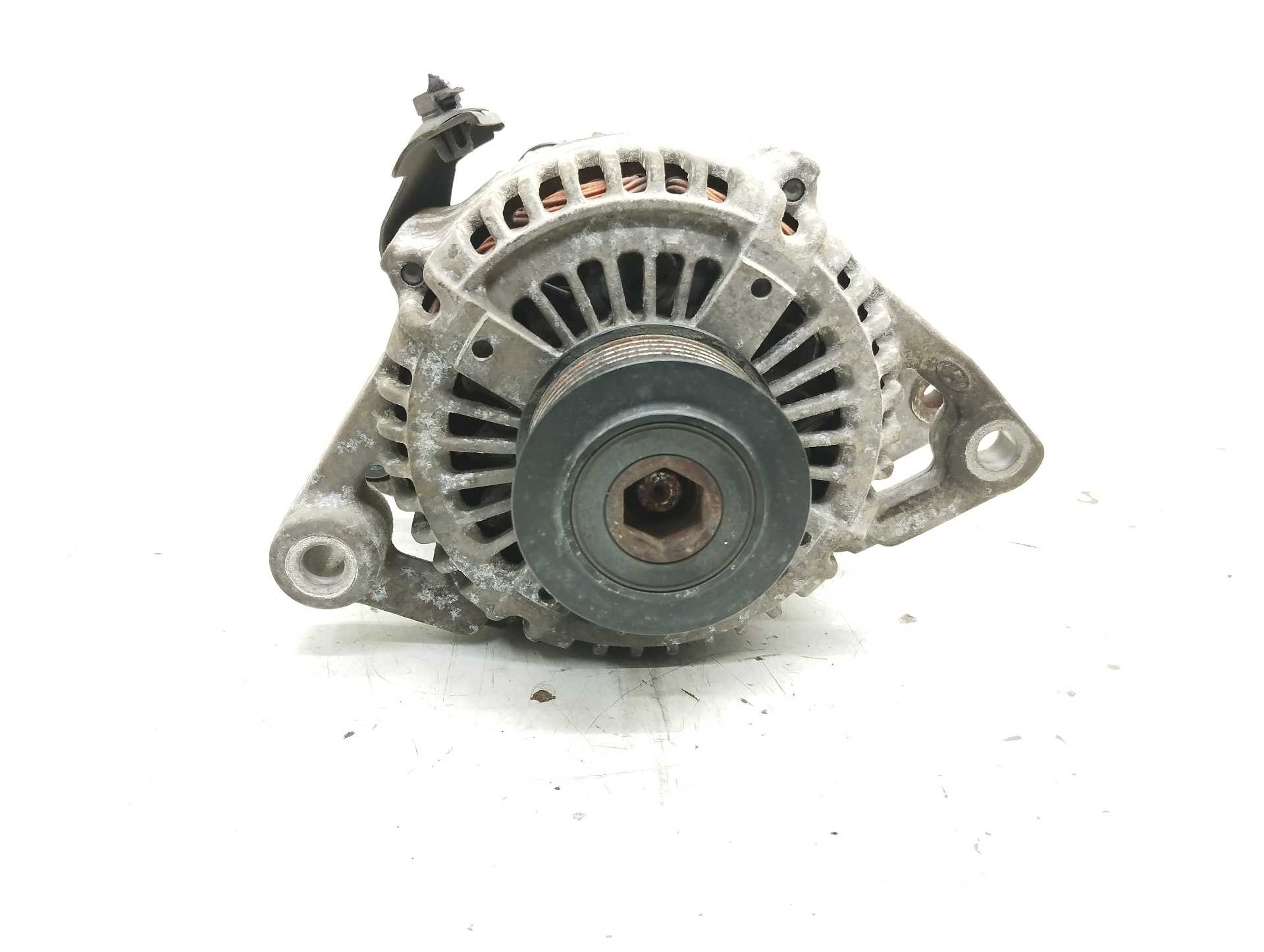 Recambio de alternador para kia sorento 2.5 crdi active referencia OEM IAM 373004A300 021319212 DENSO