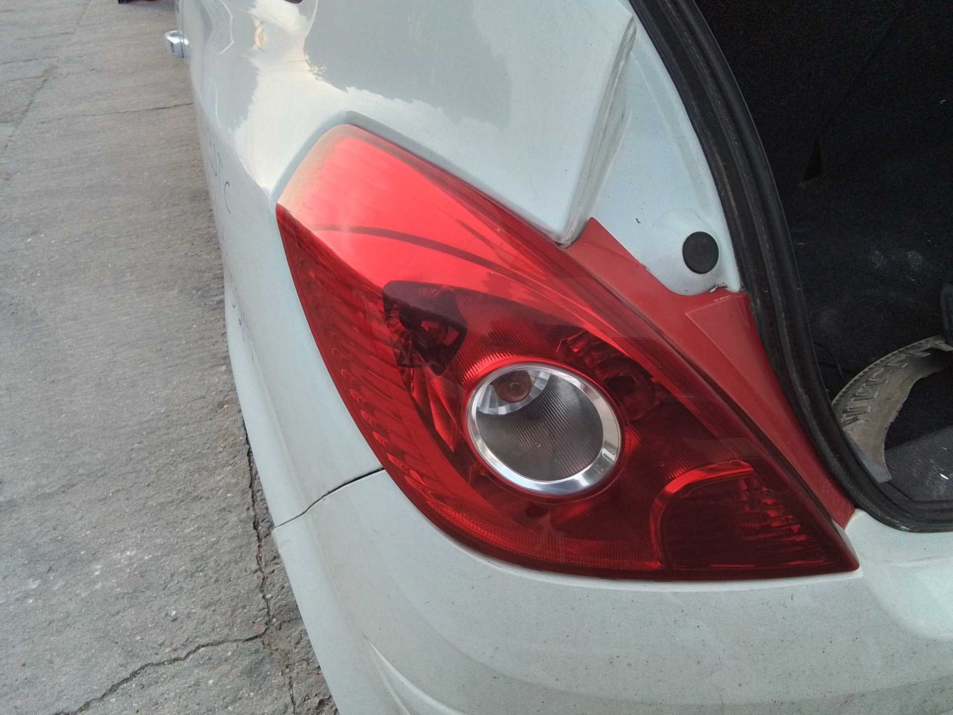 Recambio de piloto trasero izquierdo para opel corsa d 1.3 16v cdti referencia OEM IAM   