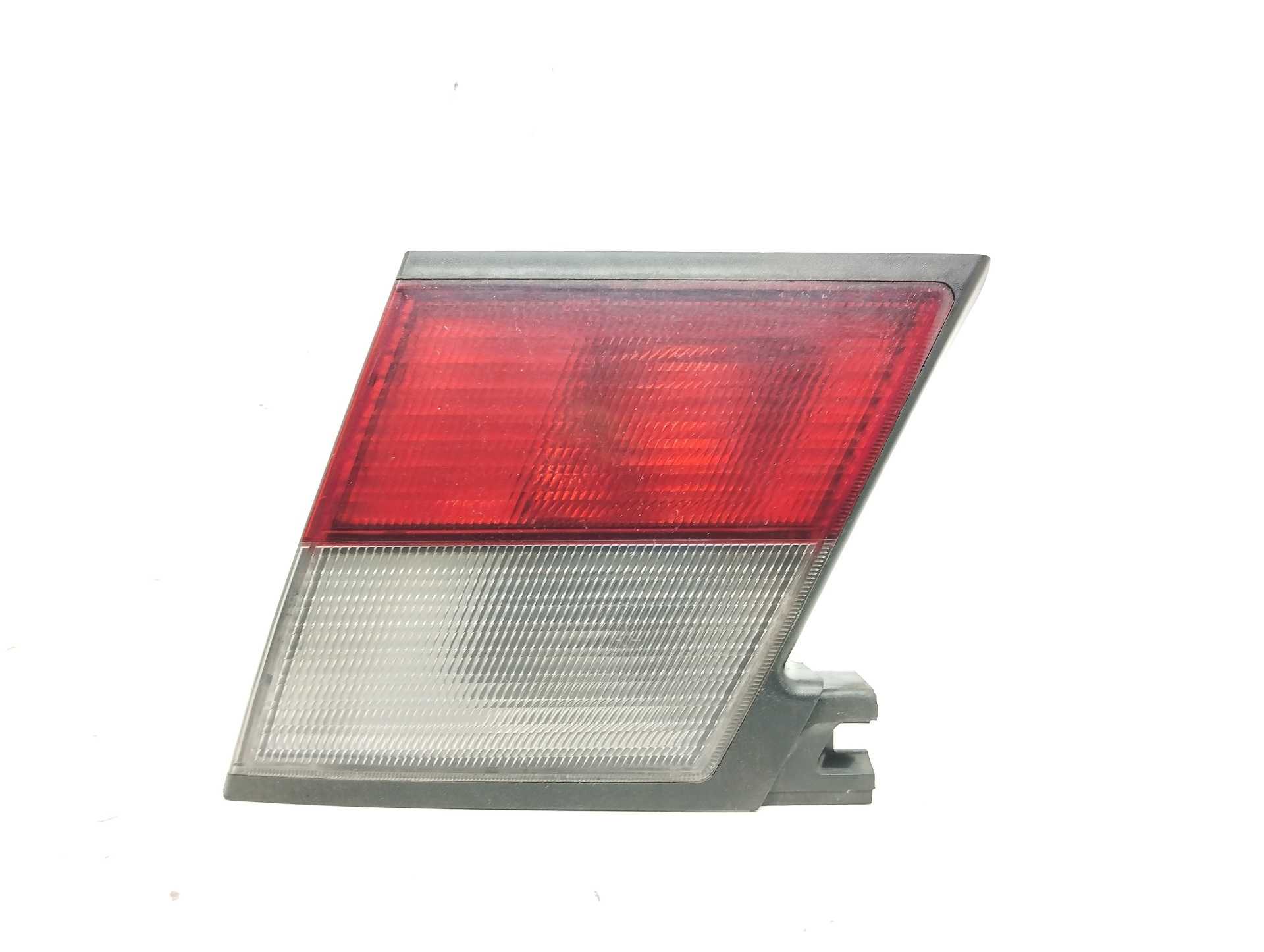 Recambio de piloto porton trasero derecho para nissan primera berlina (p11) referencia OEM IAM   