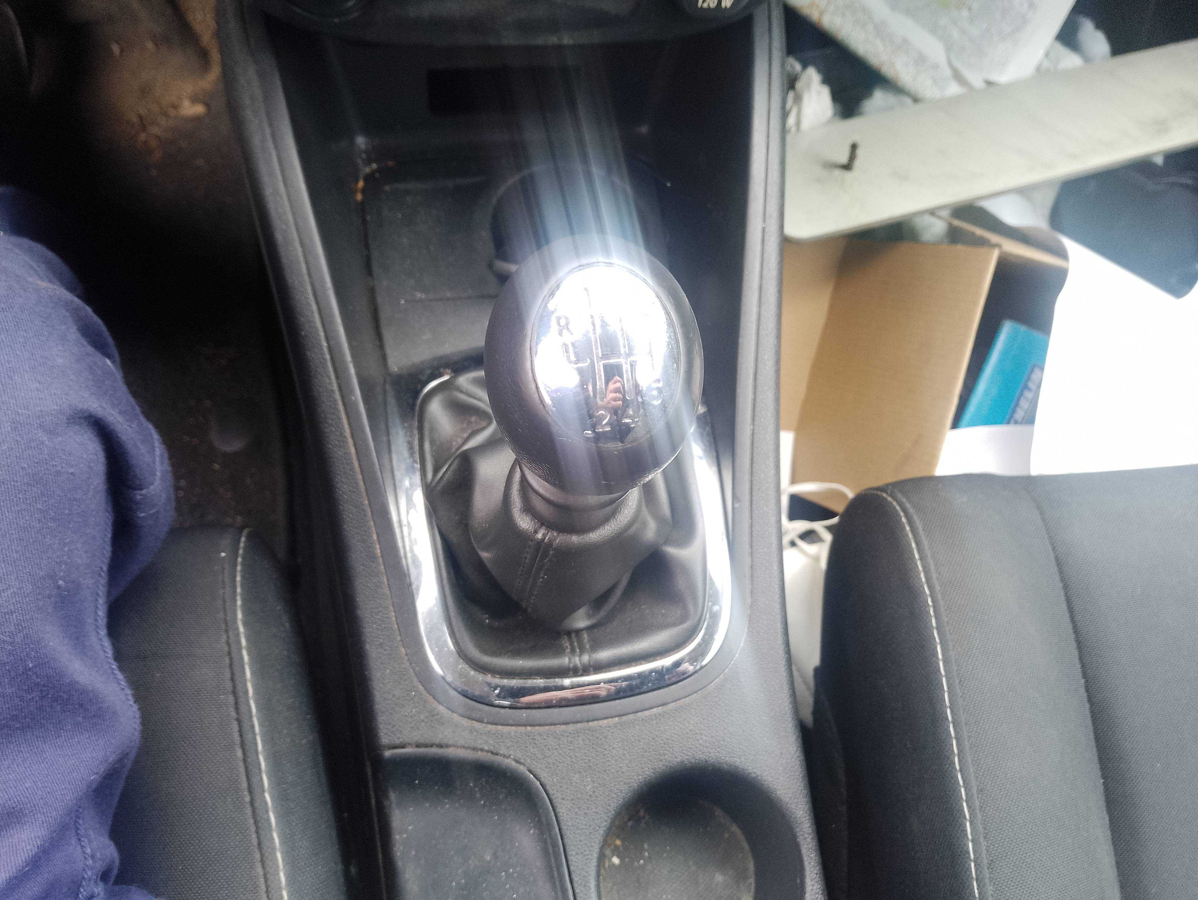 Recambio de palanca cambio para renault megane iii berlina 5 p dynamique referencia OEM IAM   