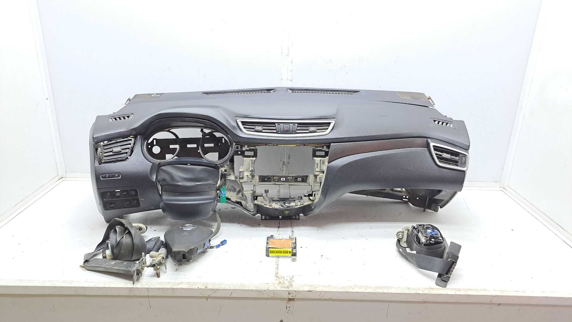 Recambio de kit airbag para nissan x-trail (t32) 360 referencia OEM IAM 682004CC0A K85154CB0A 988204bf0a