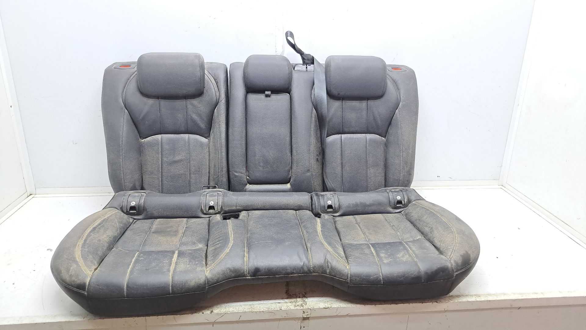 Recambio de asientos traseros para land rover range rover evoque (l551) 2.0 d150 mhev 4x4 referencia OEM IAM   