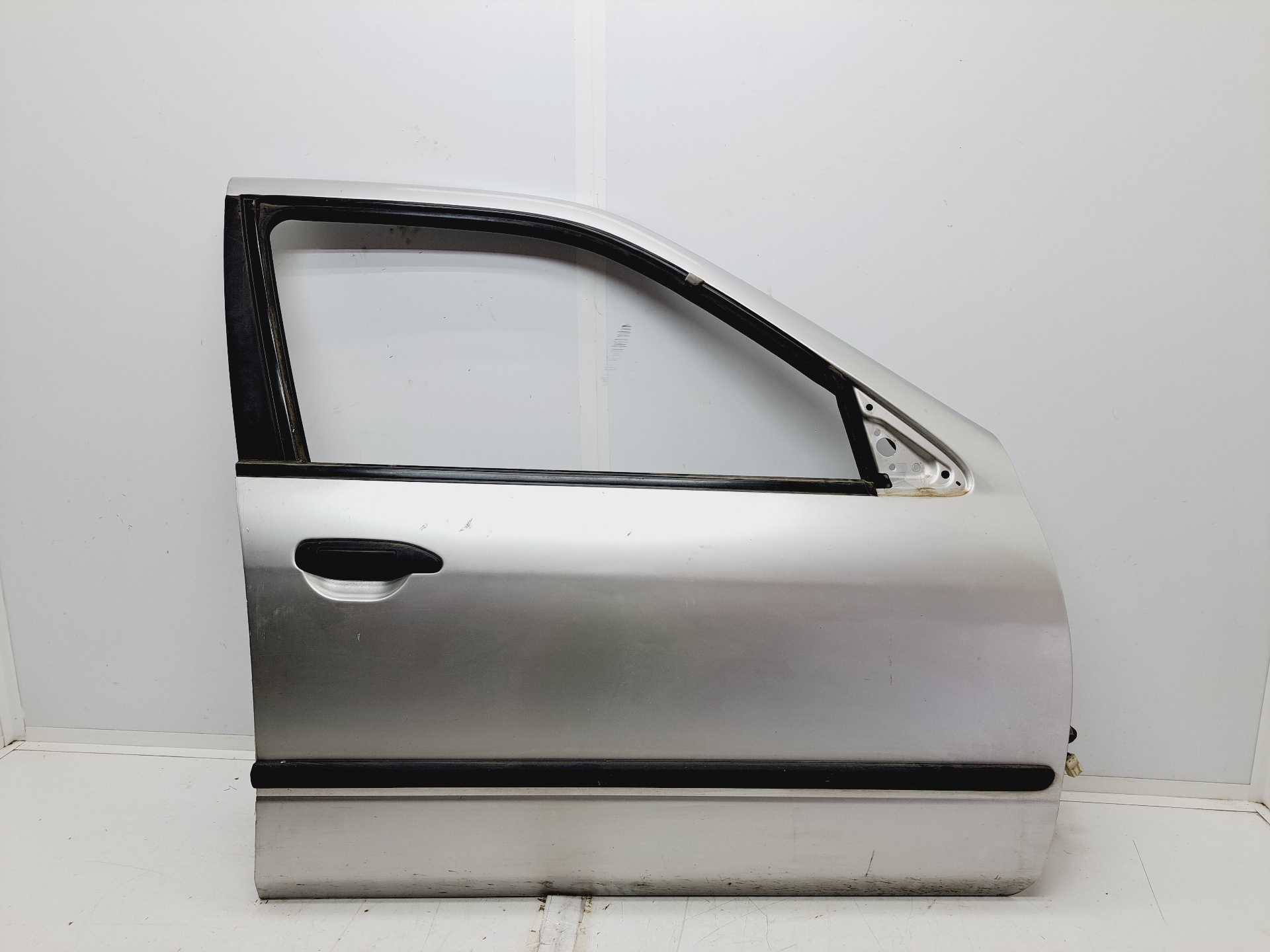 Recambio de puerta delantera derecha para nissan primera berlina (p11) referencia OEM IAM   