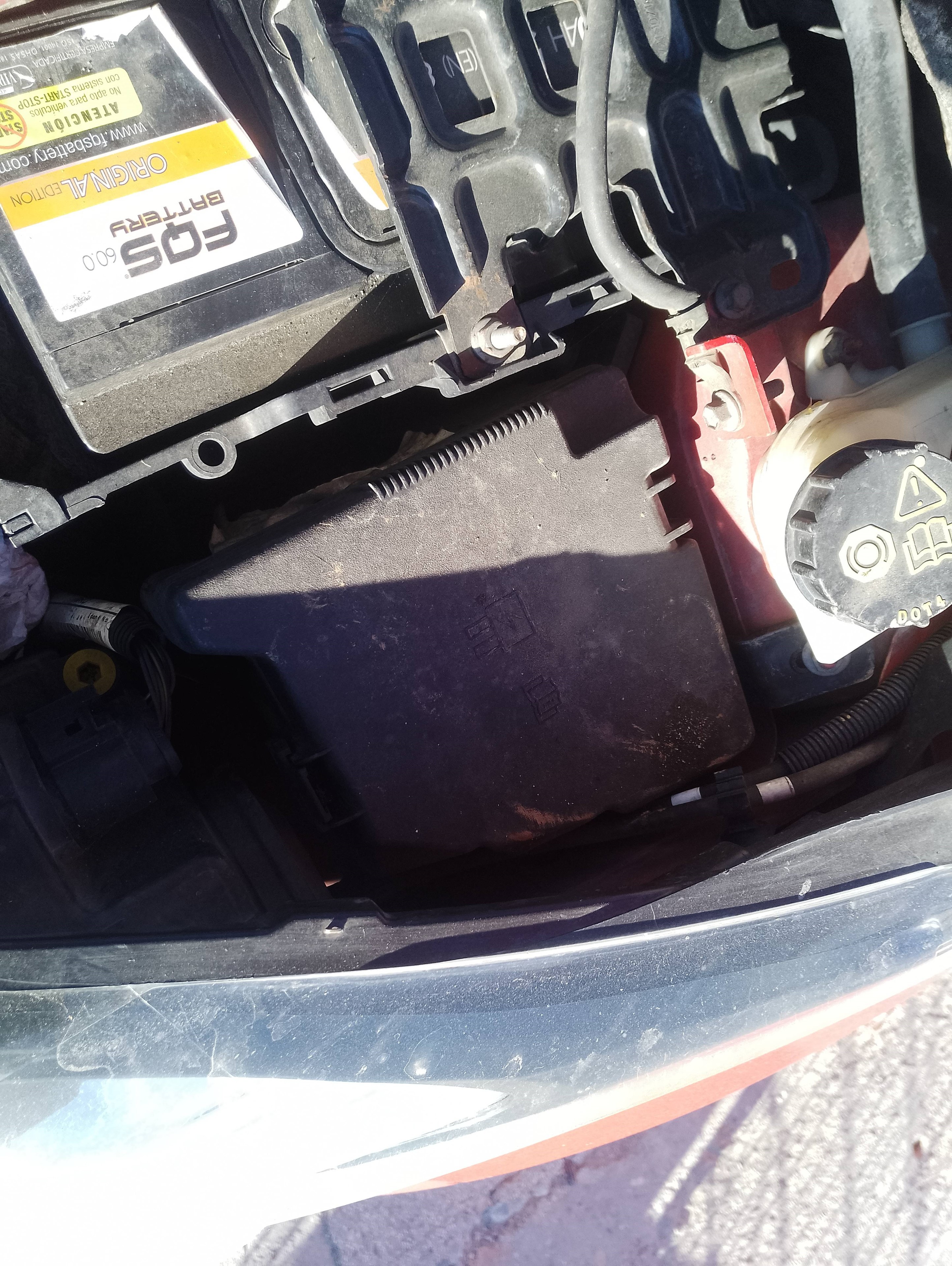Recambio de caja reles / fusibles para ford fiesta (cb1) titanium referencia OEM IAM   