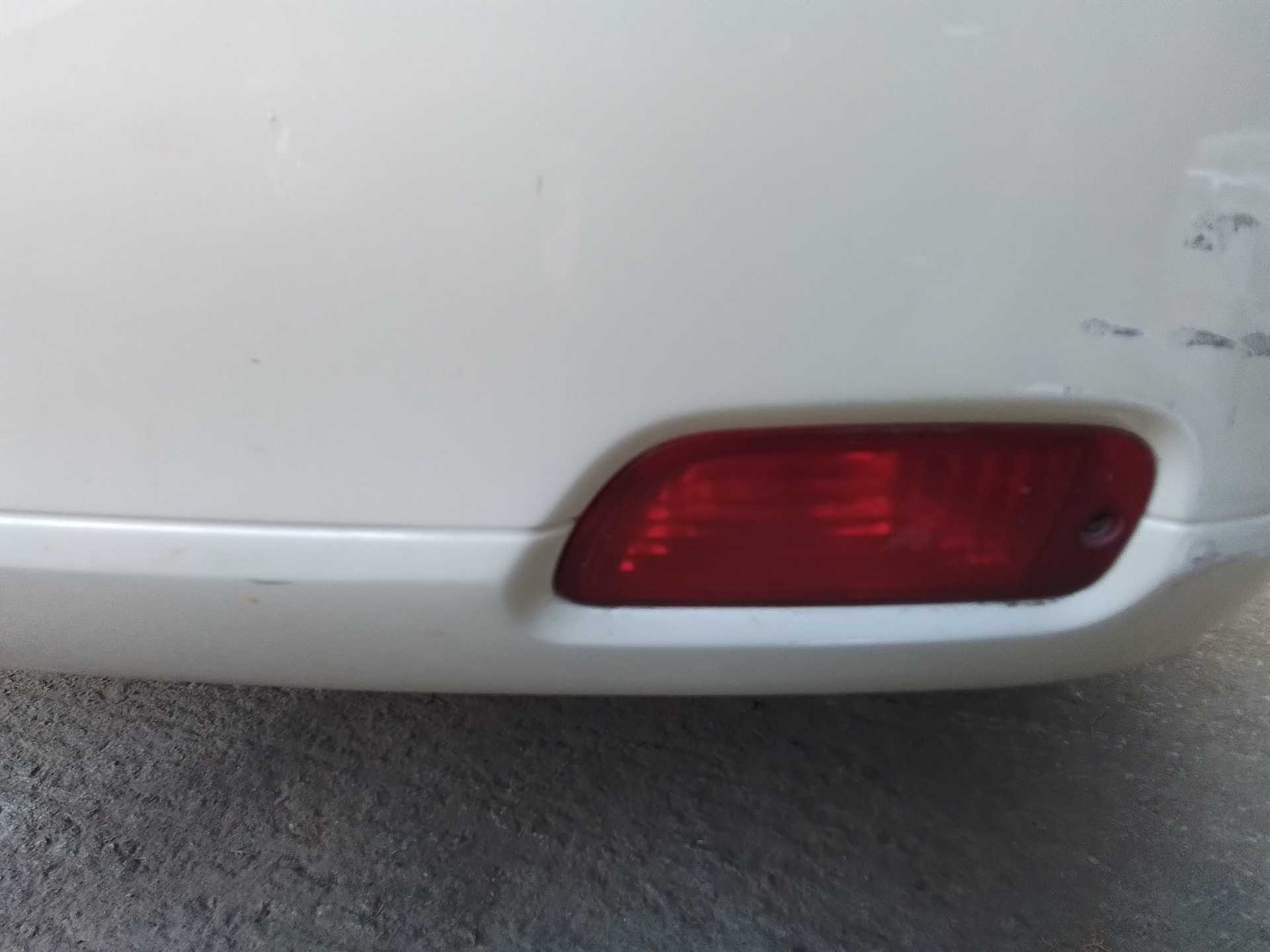 Recambio de faro antiniebla trasero derecho para chevrolet epica 2.0 diesel cat referencia OEM IAM   