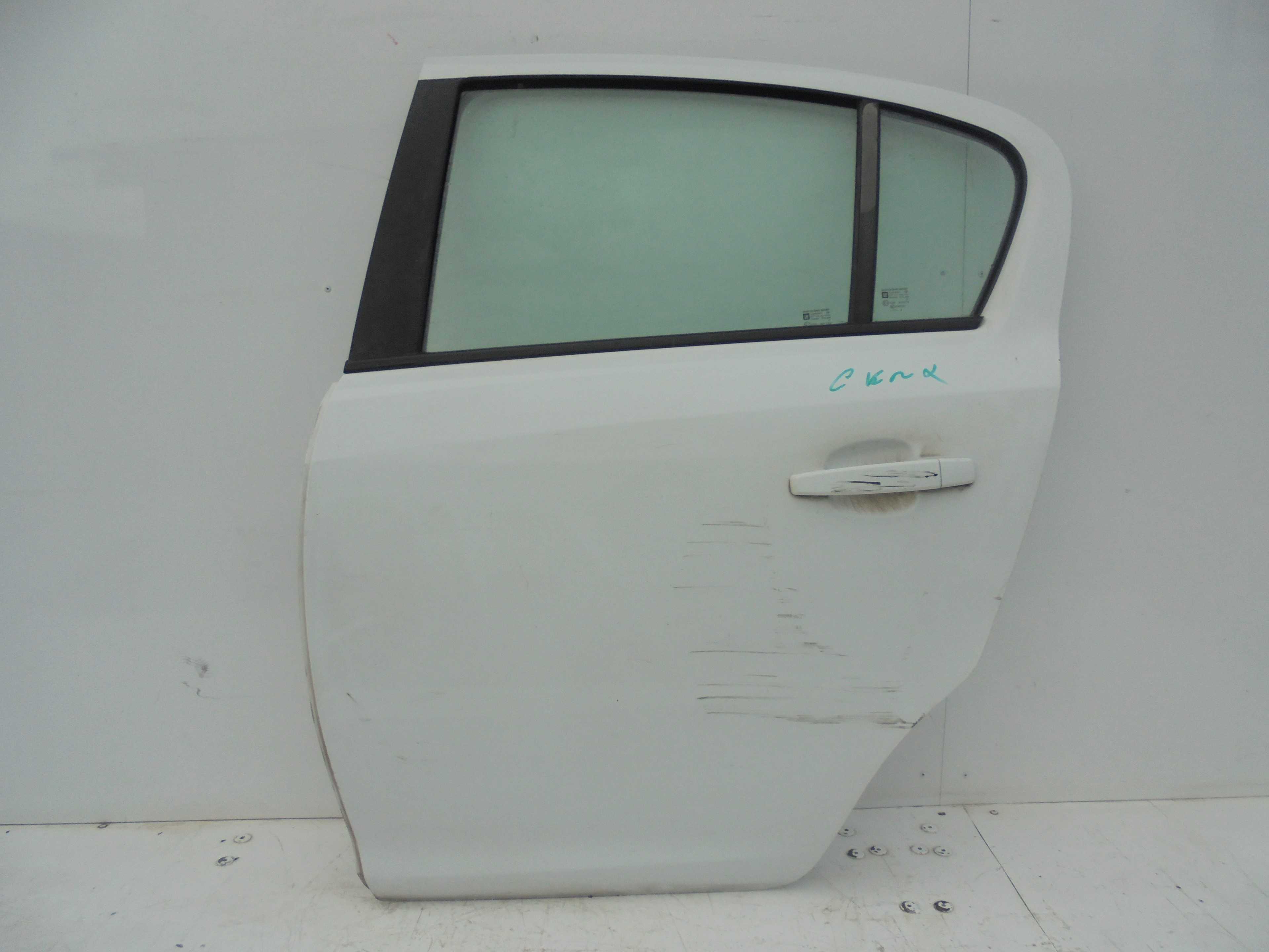 Recambio de puerta trasera izquierda para opel corsa d 1.3 16v cdti referencia OEM IAM   