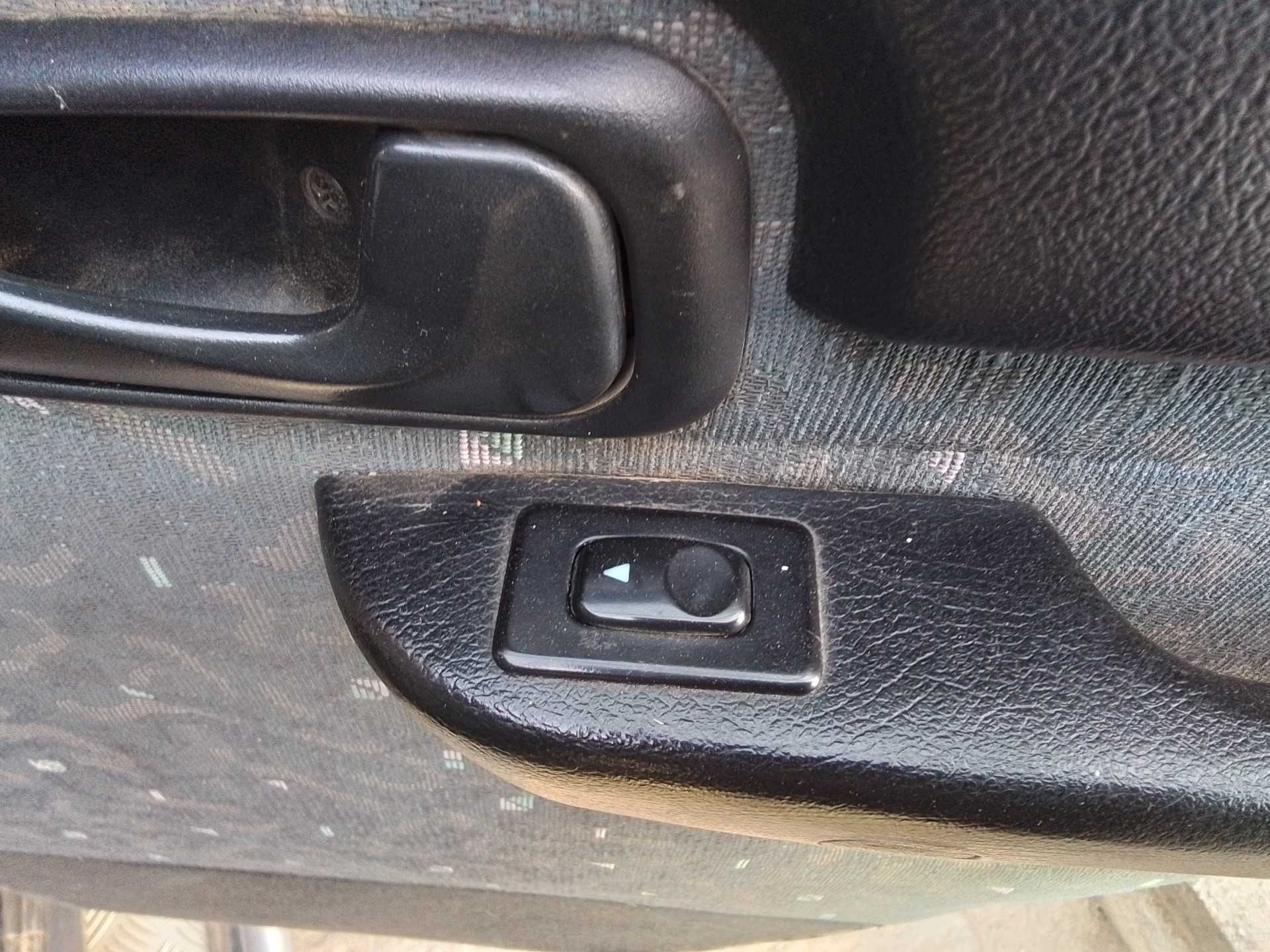 Recambio de mando elevalunas trasero derecho para hyundai galloper referencia OEM IAM   