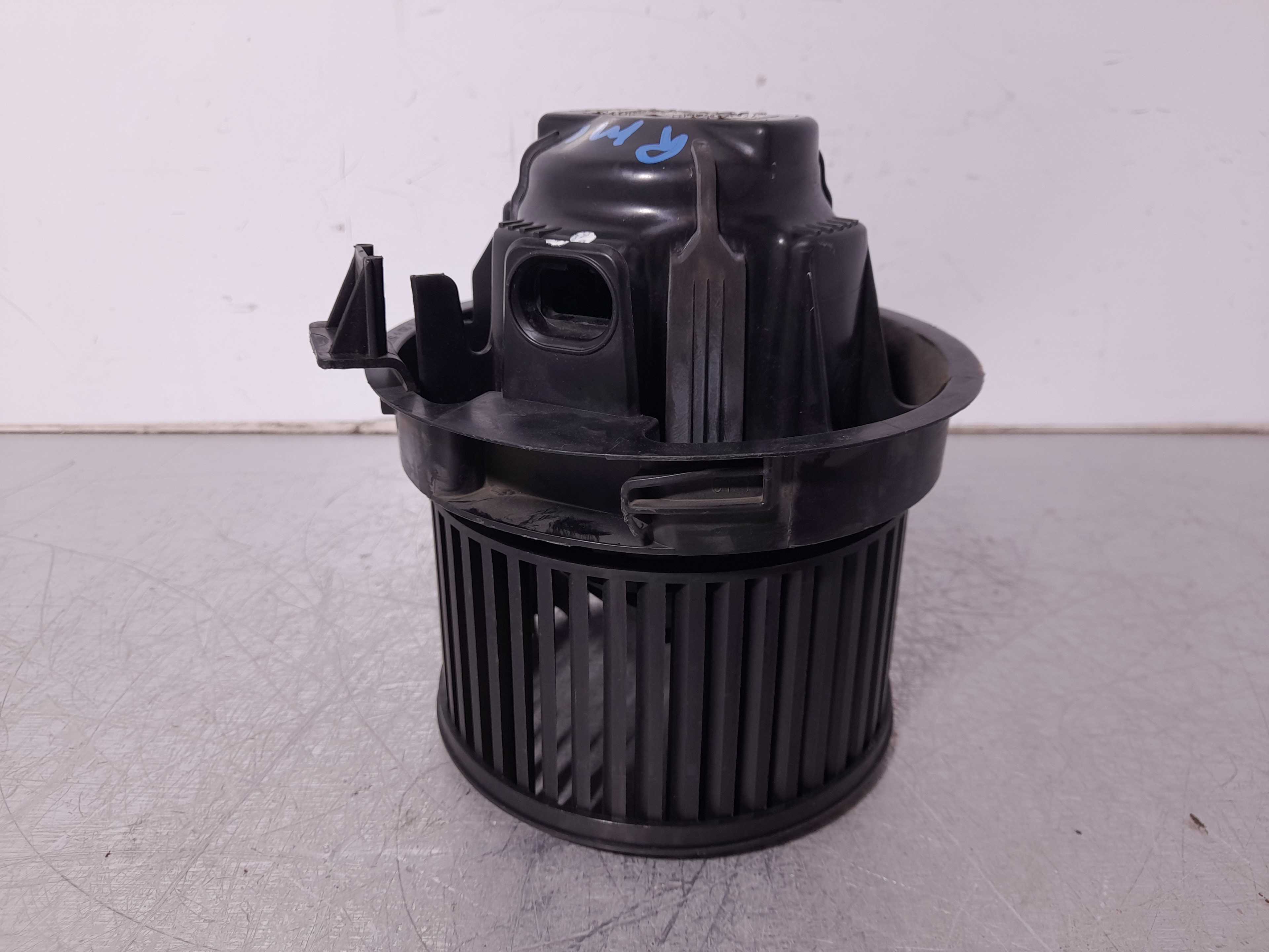Recambio de motor calefaccion para peugeot 207 xt referencia OEM IAM  VALEO 