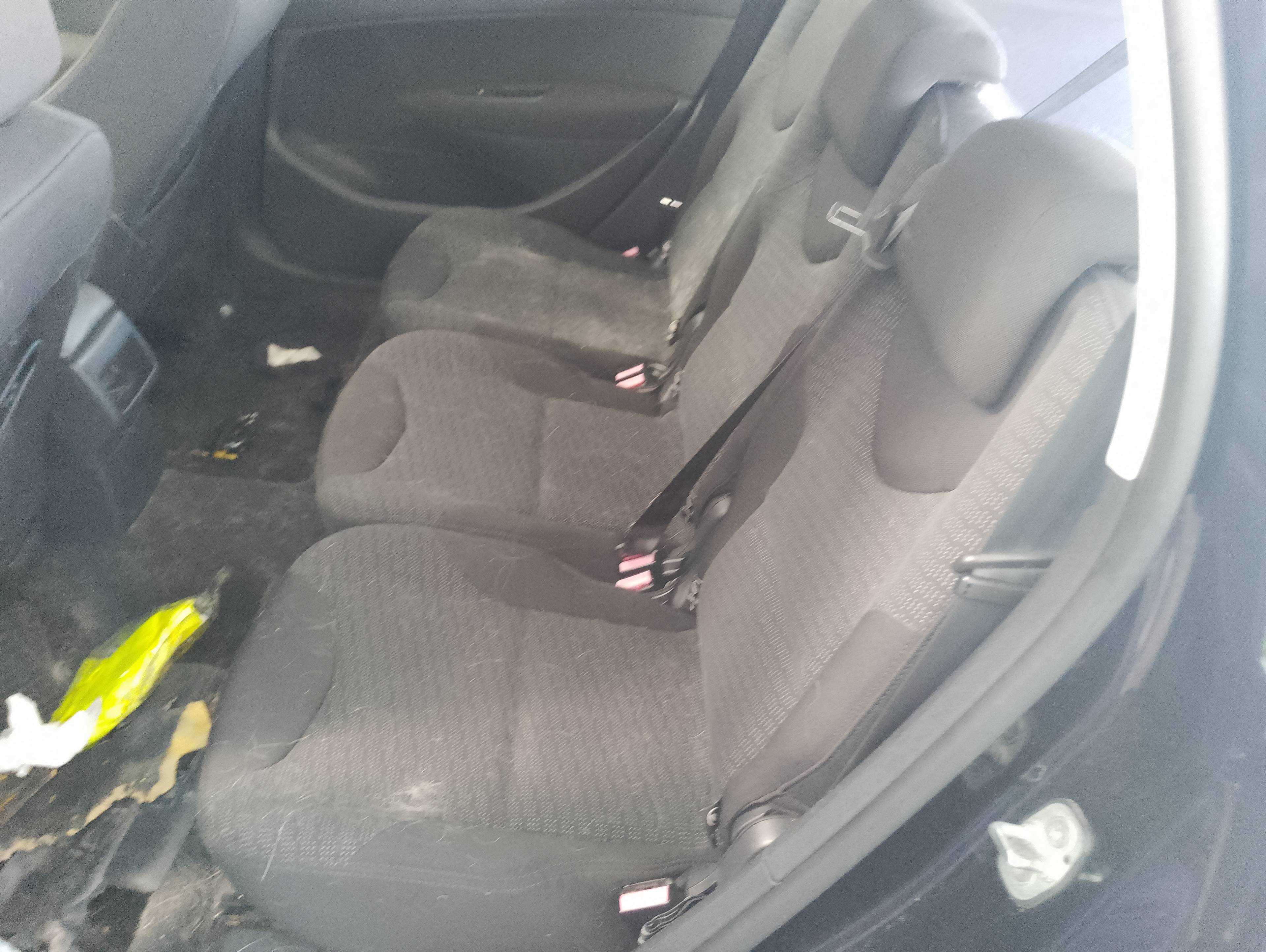 Recambio de asientos traseros para peugeot 308 sw sportium referencia OEM IAM   