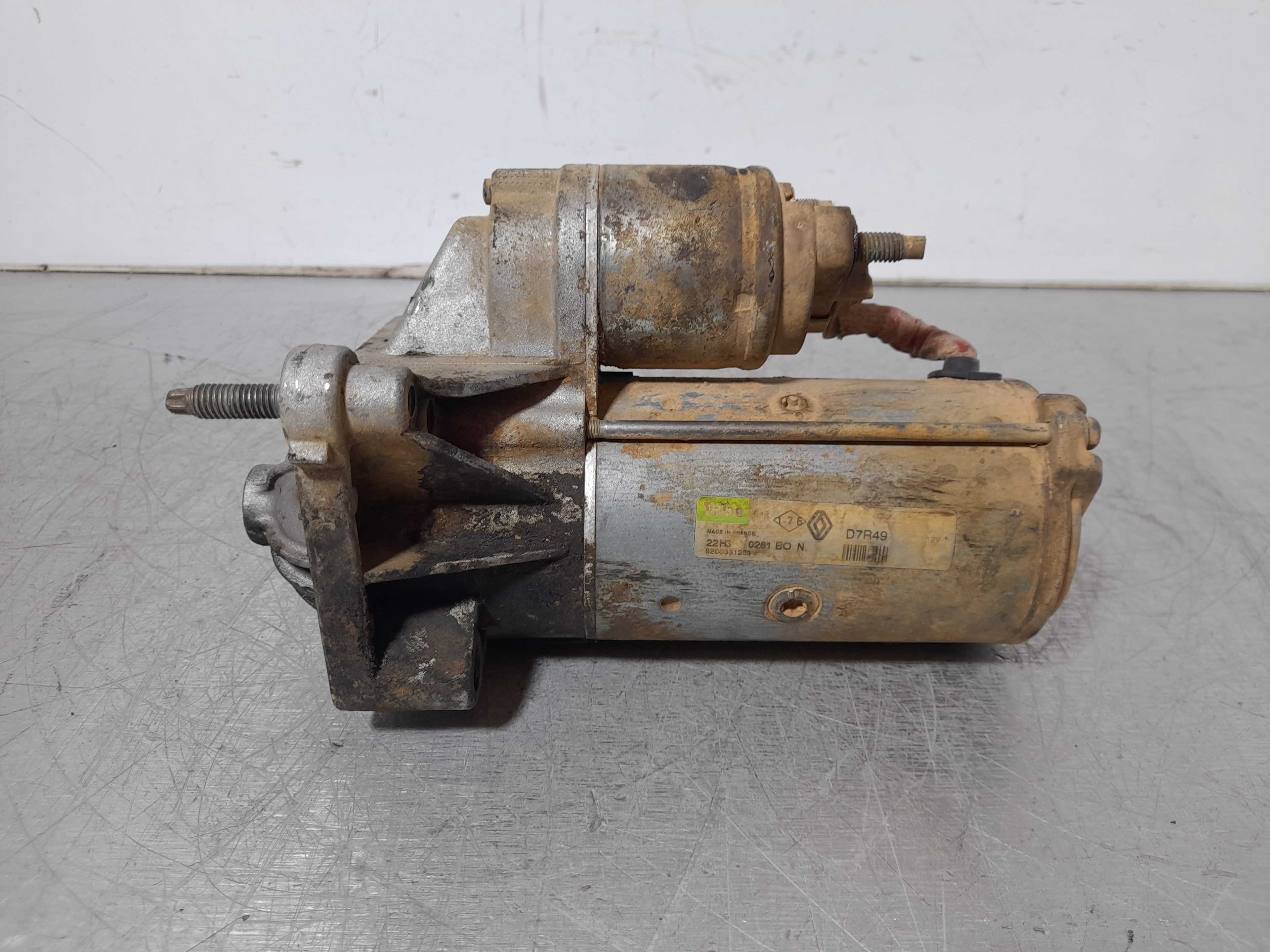 Recambio de motores de arranque para renault laguna ii (bg0) confort authentique referencia OEM IAM 8200331251 VALEO 