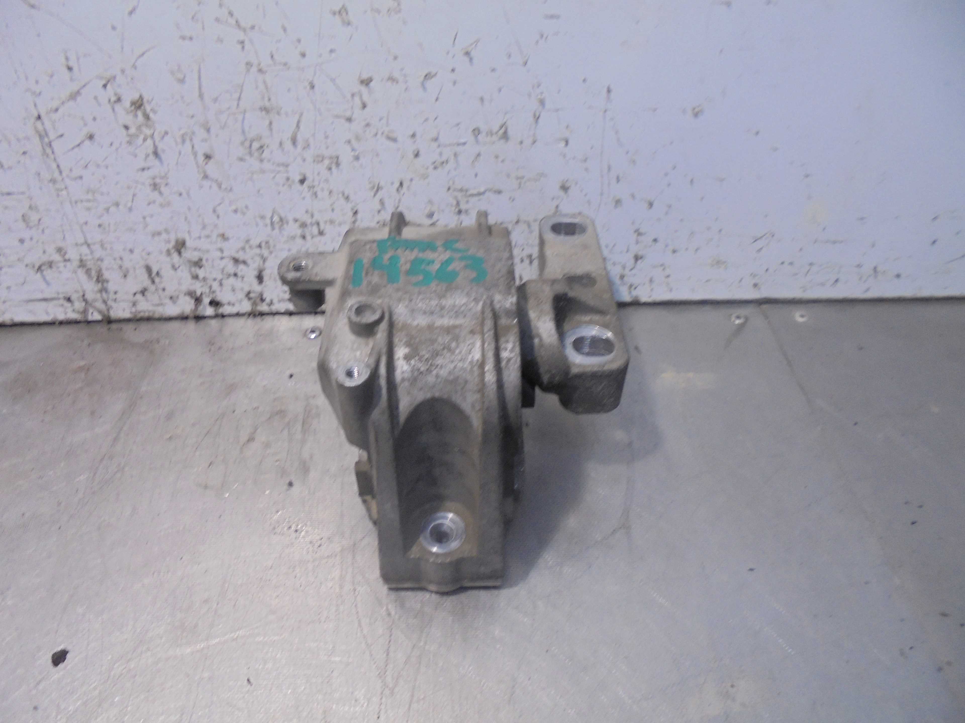Recambio de soporte motor derecho para volkswagen jetta (1k2) advance referencia OEM IAM 1K0199262  