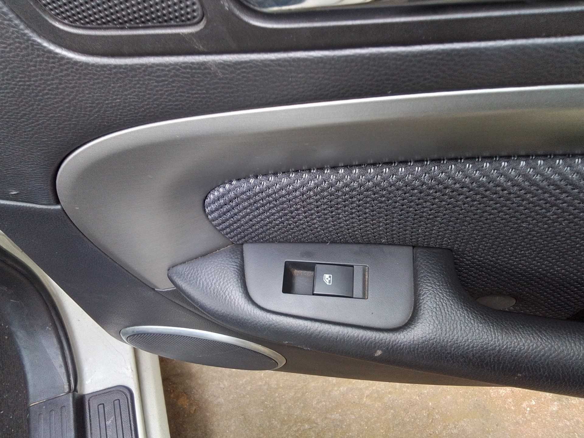 Recambio de mando elevalunas trasero derecho para chevrolet epica 2.0 diesel cat referencia OEM IAM   