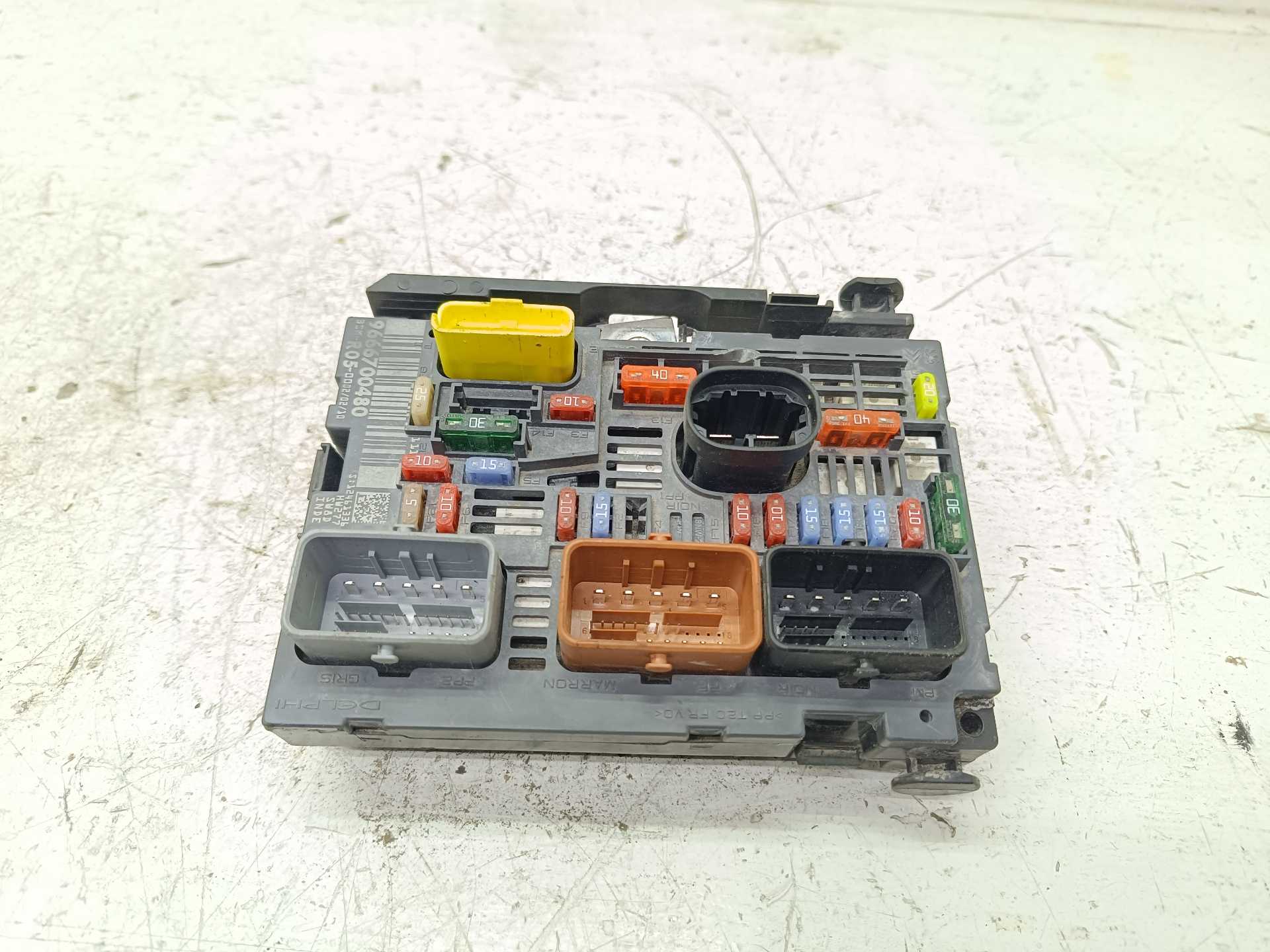 Recambio de centralita bcm para peugeot 308 sw sportium referencia OEM IAM 9666700480  