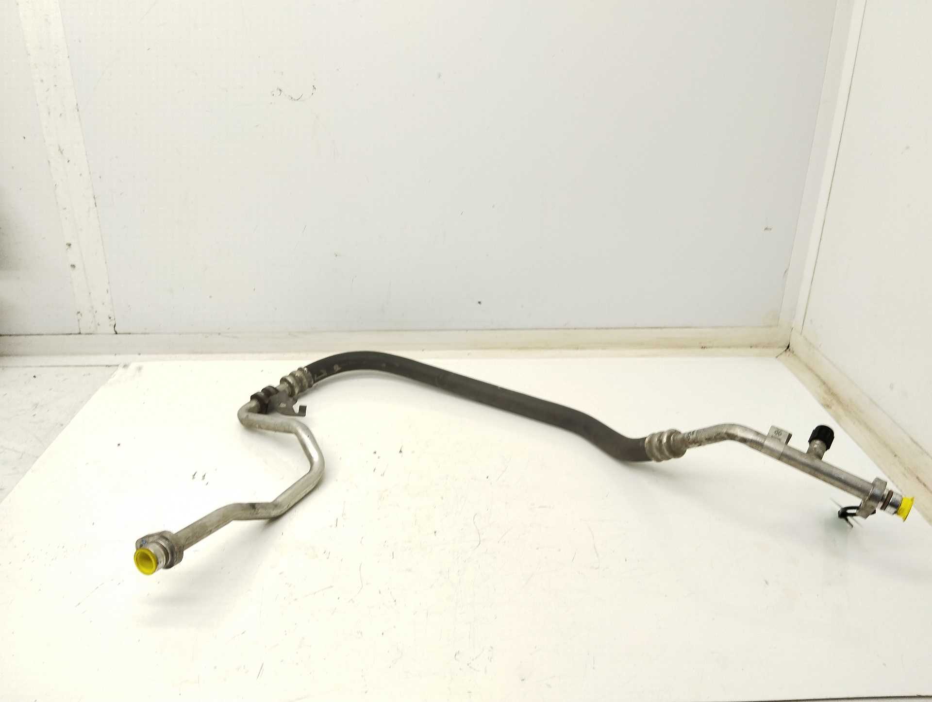 Recambio de tubos aire acondicionado para renault megane iii berlina 5 p dynamique referencia OEM IAM 924540582  