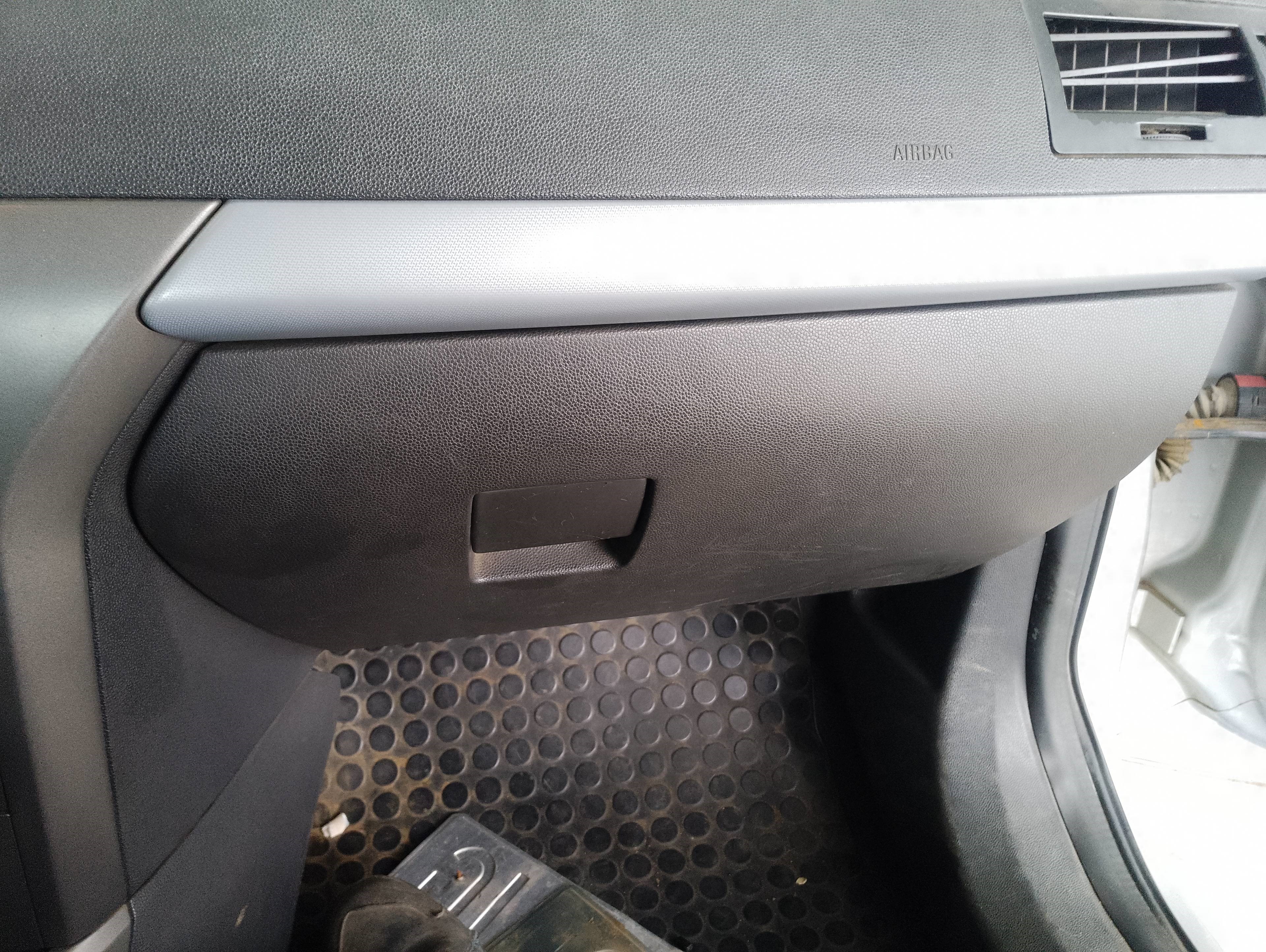 Recambio de guantera para opel astra h berlina cosmo referencia OEM IAM   