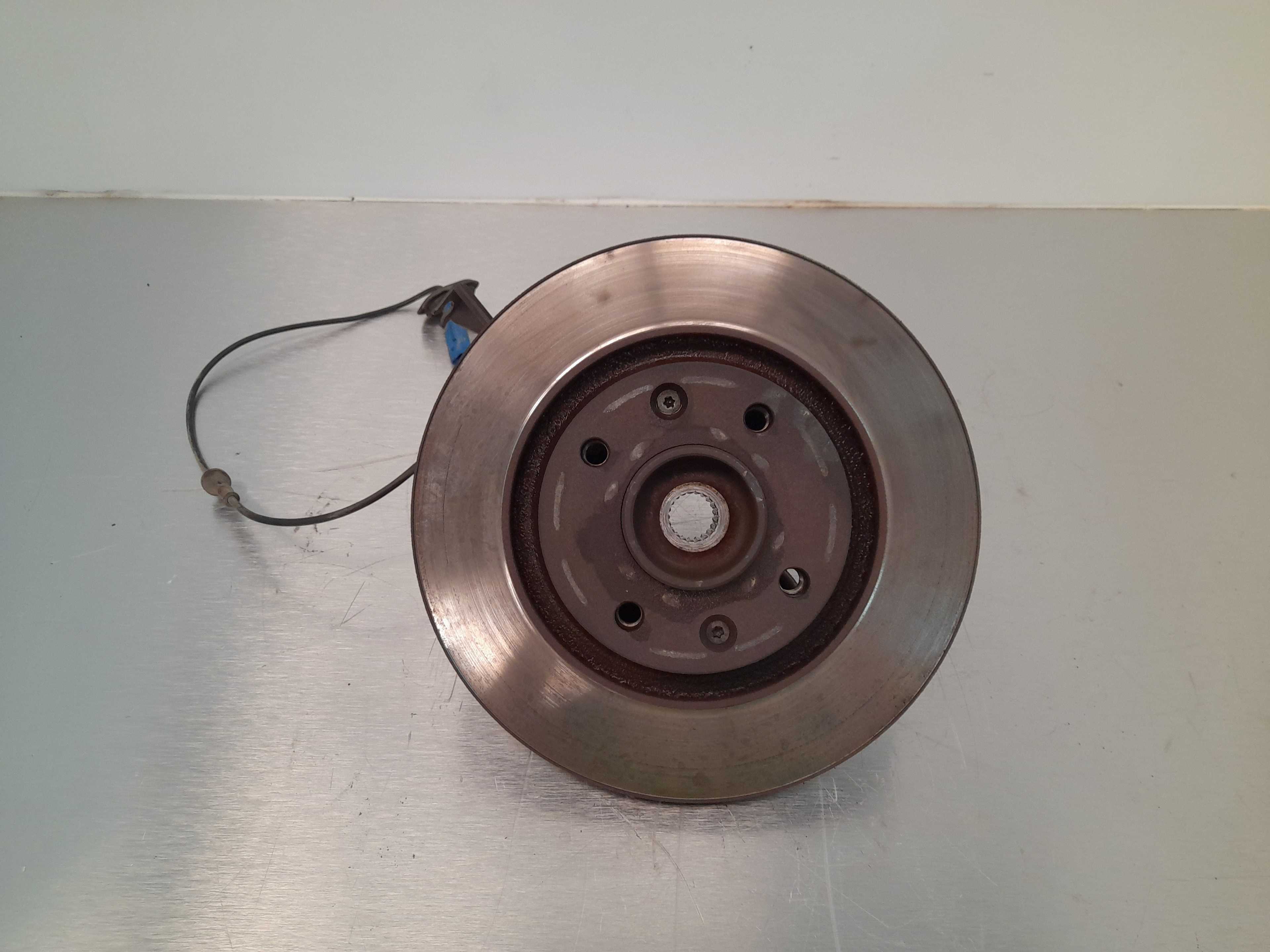 Recambio de mangueta delantera izquierda para peugeot 206 berlina xt referencia OEM IAM   