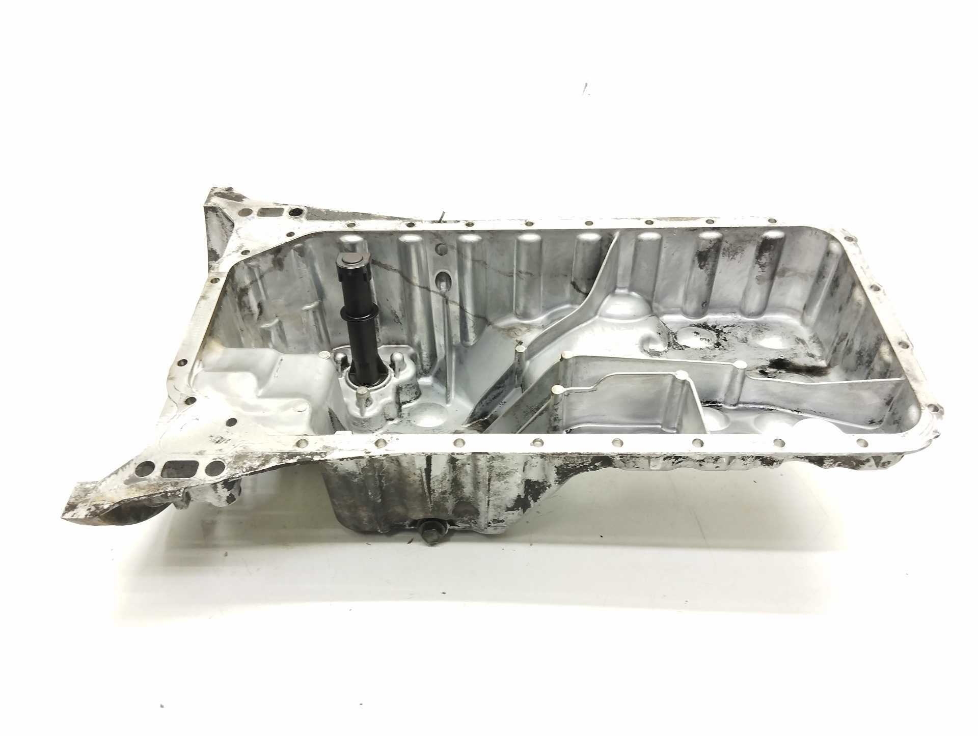 Recambio de carter para hyundai i30 2.0 crdi cat referencia OEM IAM 6110140602  