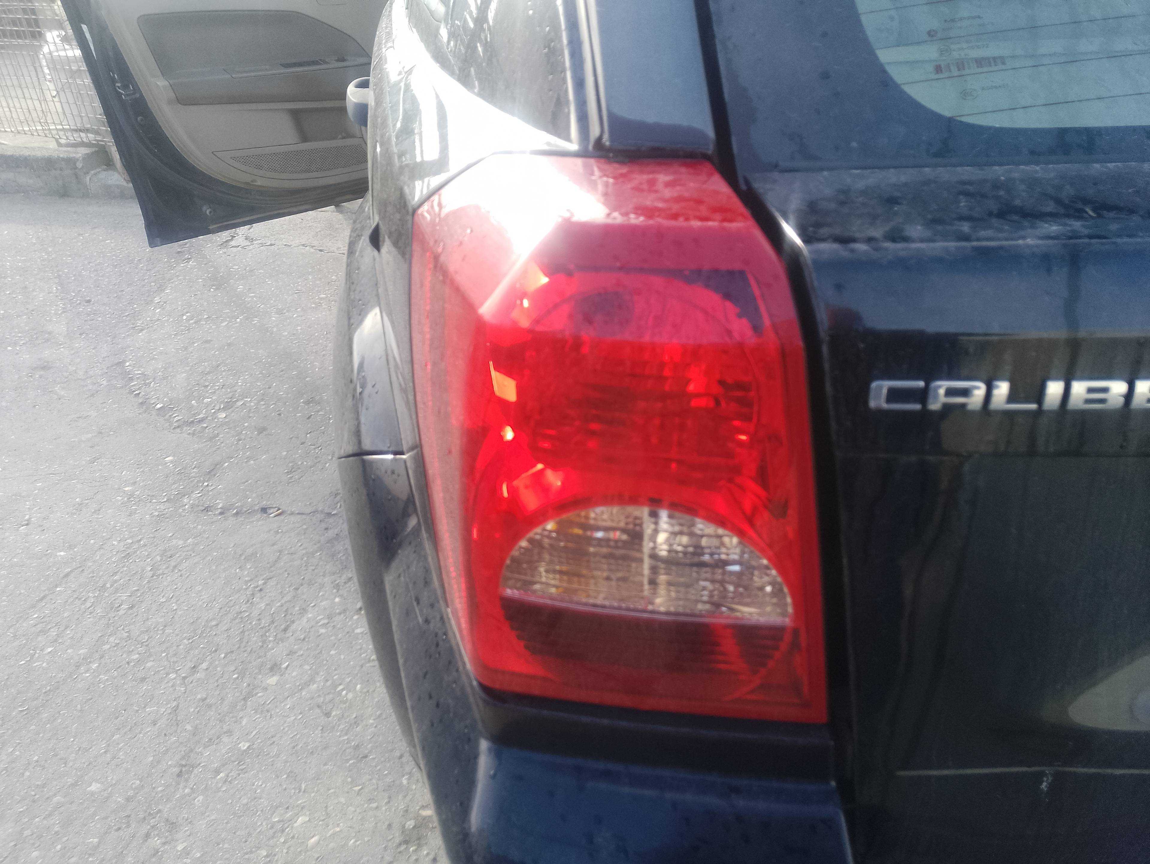 Recambio de piloto trasero izquierdo para dodge caliber s referencia OEM IAM 05303753  