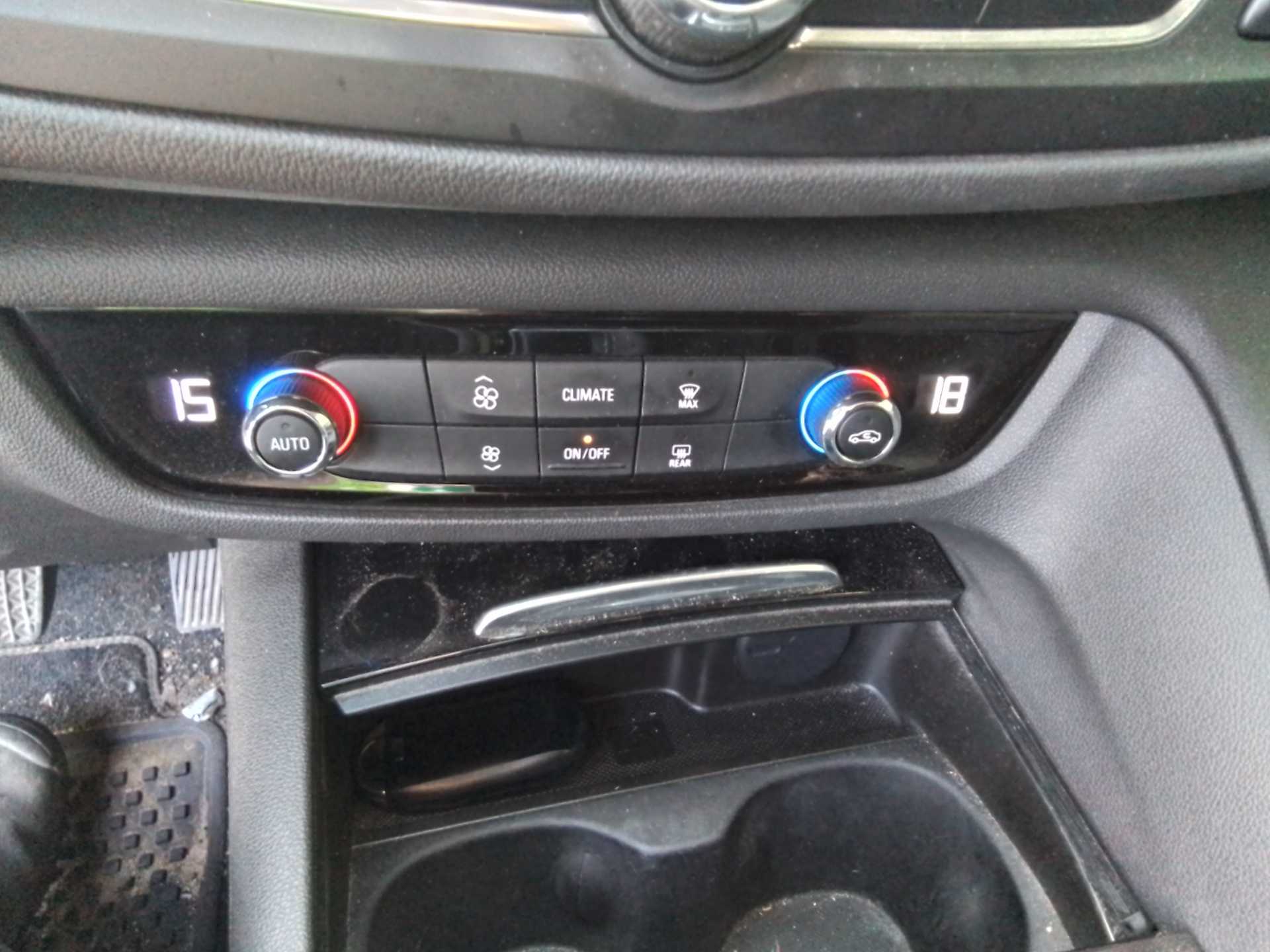 Recambio de mando climatizador para opel insignia grand sport 1.6 cdti dpf referencia OEM IAM   