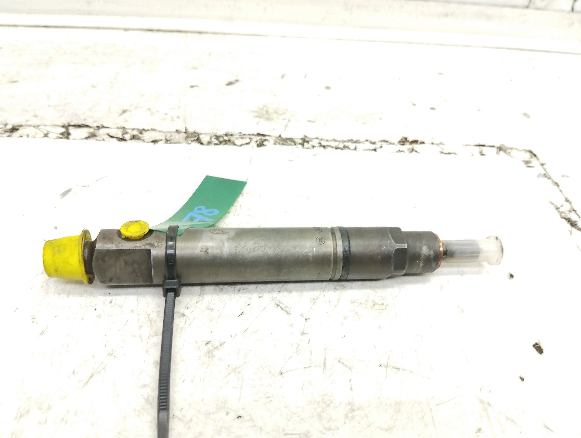 Recambio de inyector para renault 110 referencia OEM IAM 0432193757  