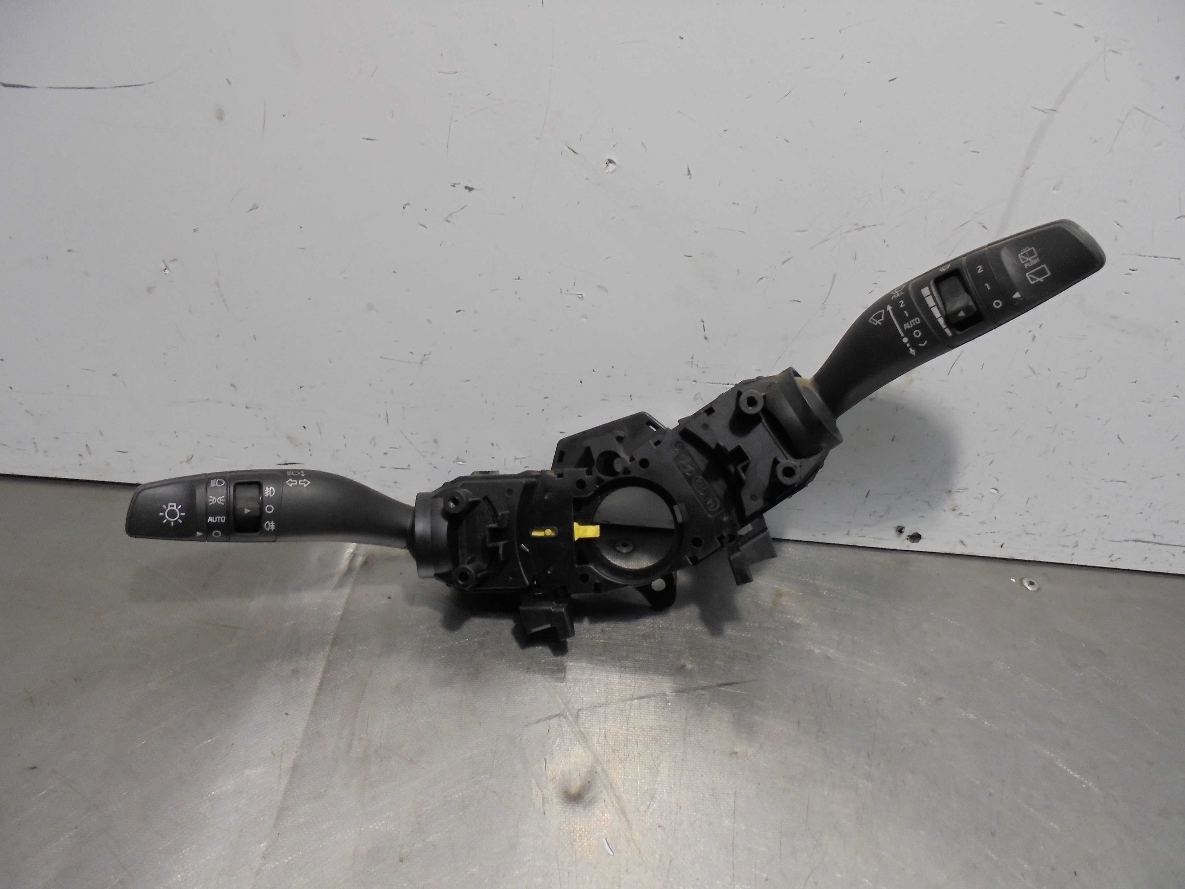 Recambio de mando intermitentes para kia rio (yb) attract referencia OEM IAM 93403H8960  