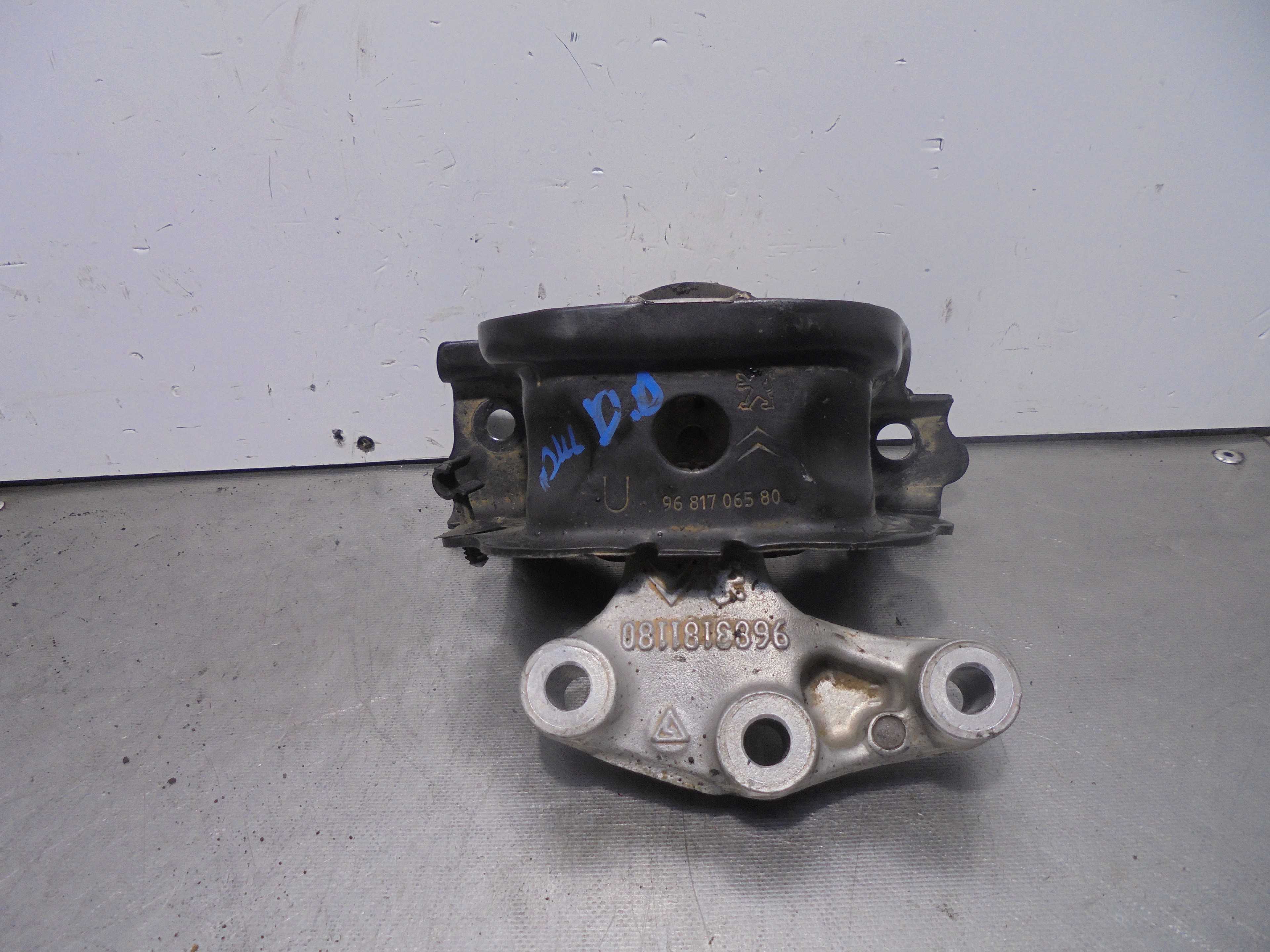 Recambio de soporte motor derecho para peugeot 208 1.6 16v hdi fap referencia OEM IAM 9681706580  