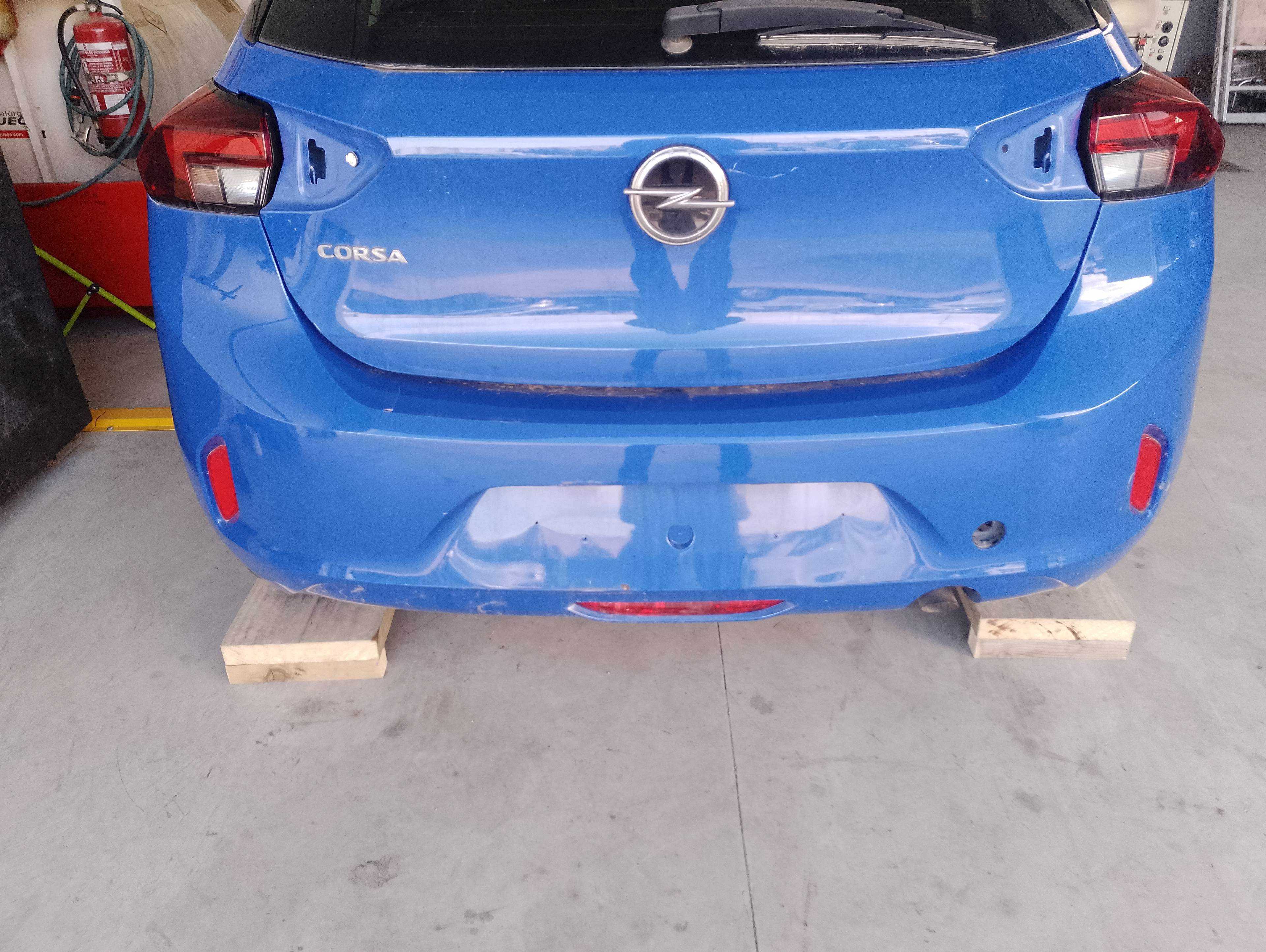 Recambio de paragolpes trasero para opel corsa f edition referencia OEM IAM   
