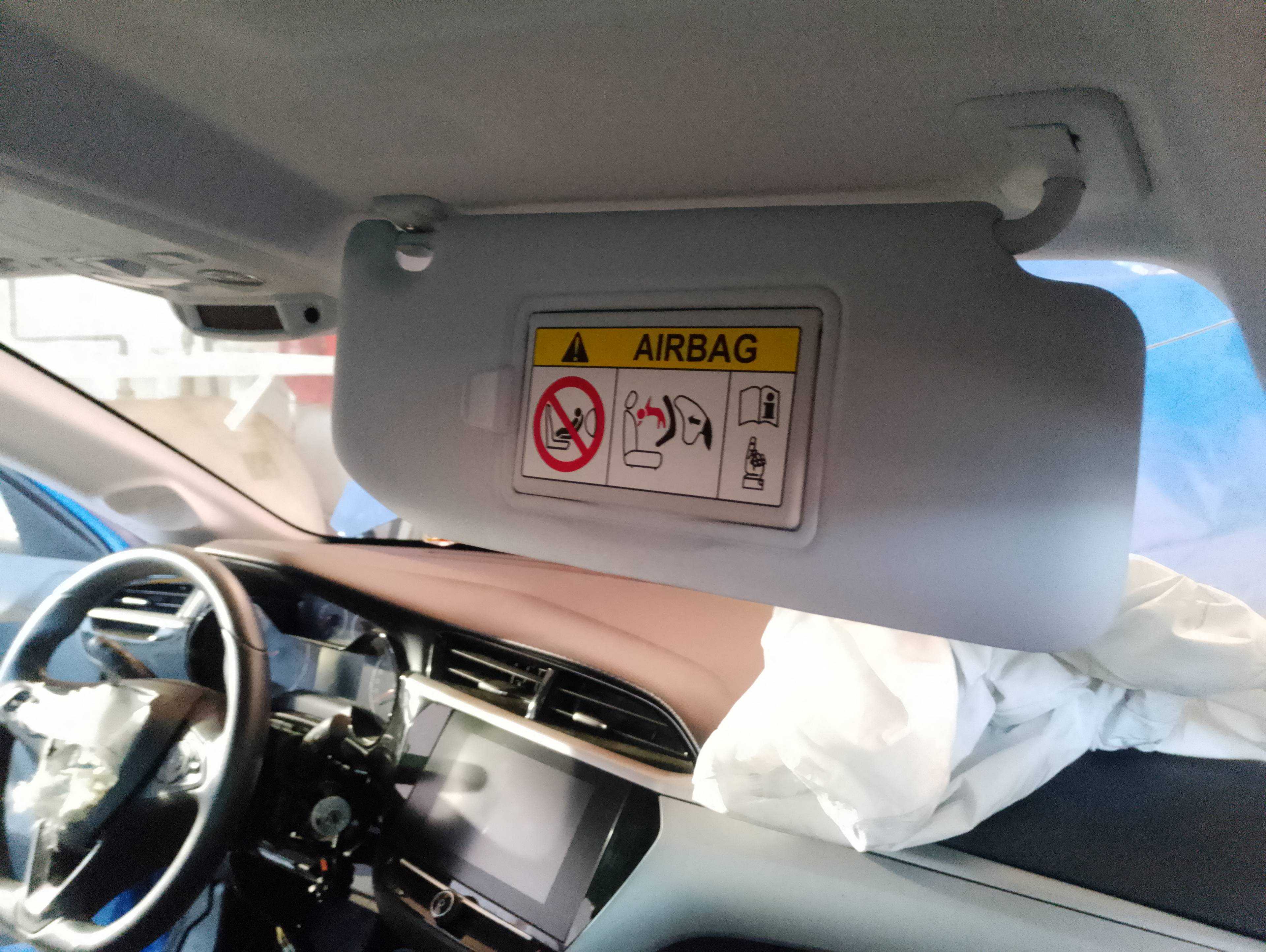 Recambio de parasol derecho para opel corsa f edition referencia OEM IAM   