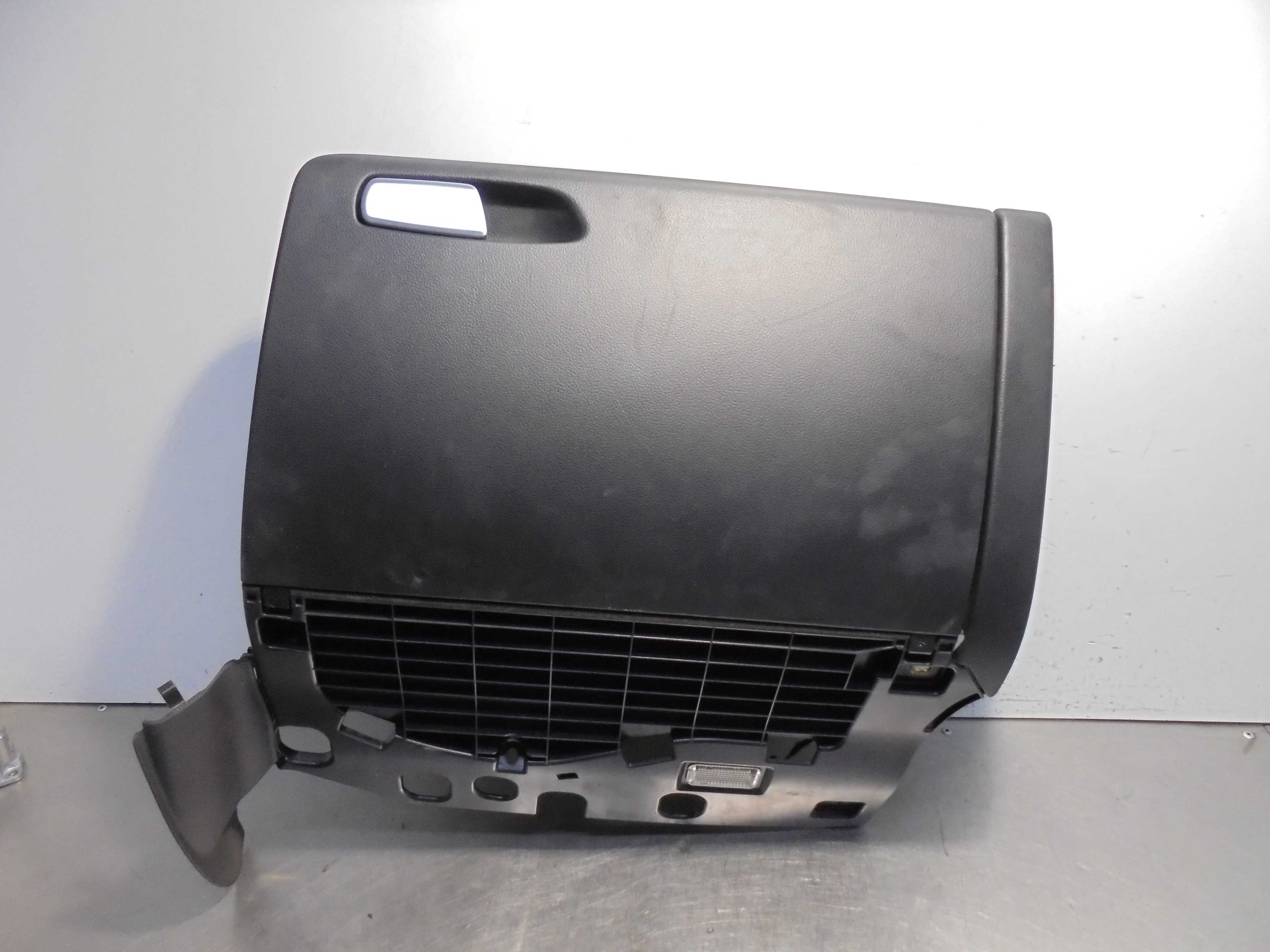 Recambio de guantera para audi a4 avant (8k5) (2008) básico referencia OEM IAM  CADENCE 