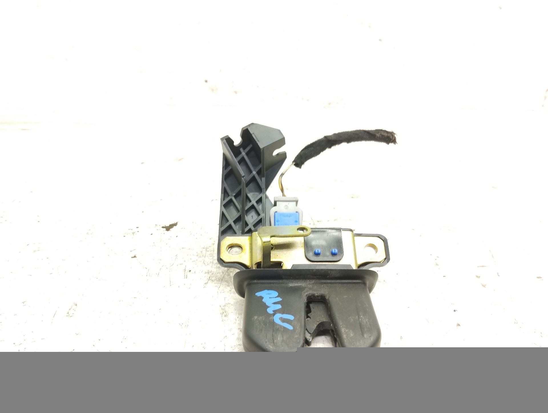 Recambio de cerradura maletero / porton para audi a4 berlina (8e) 2.0 referencia OEM IAM 8E5827505B  