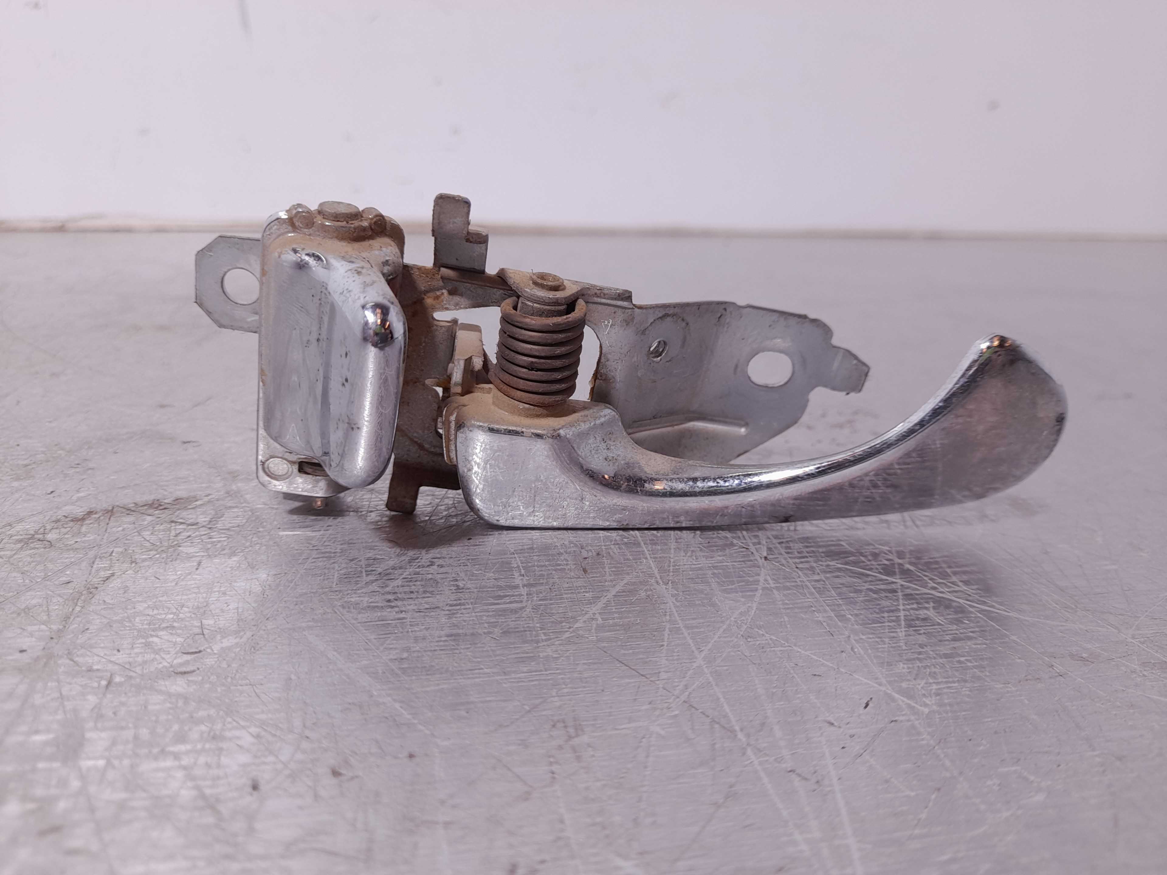 Recambio de maneta interior delantera izquierda para mitsubishi l 200 (k6/7) 2.5 td cat referencia OEM IAM   